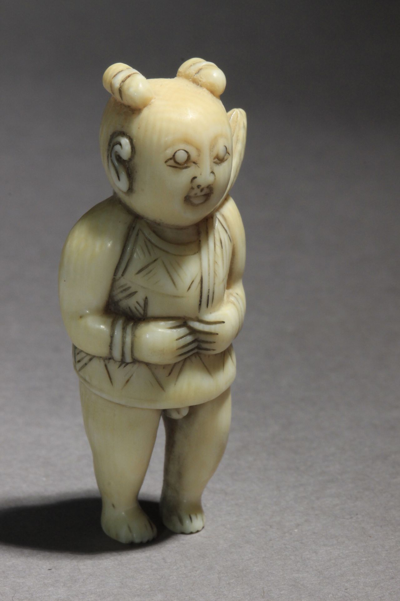 An early 19th century Japanese netsuke from Edo period - Bild 5 aus 6