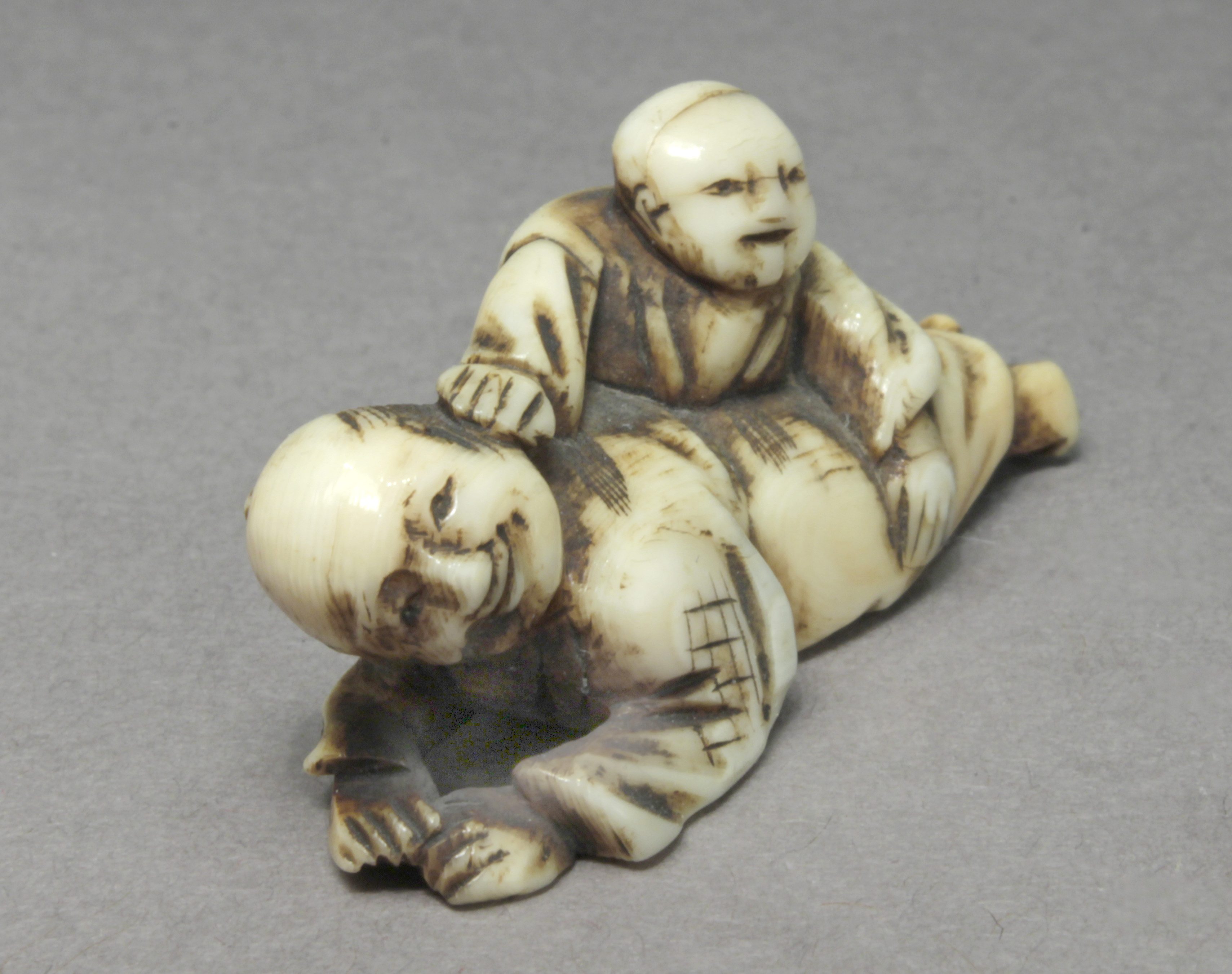 A 19th century Japanese netsuke from Edo period. Signed - Image 2 of 4