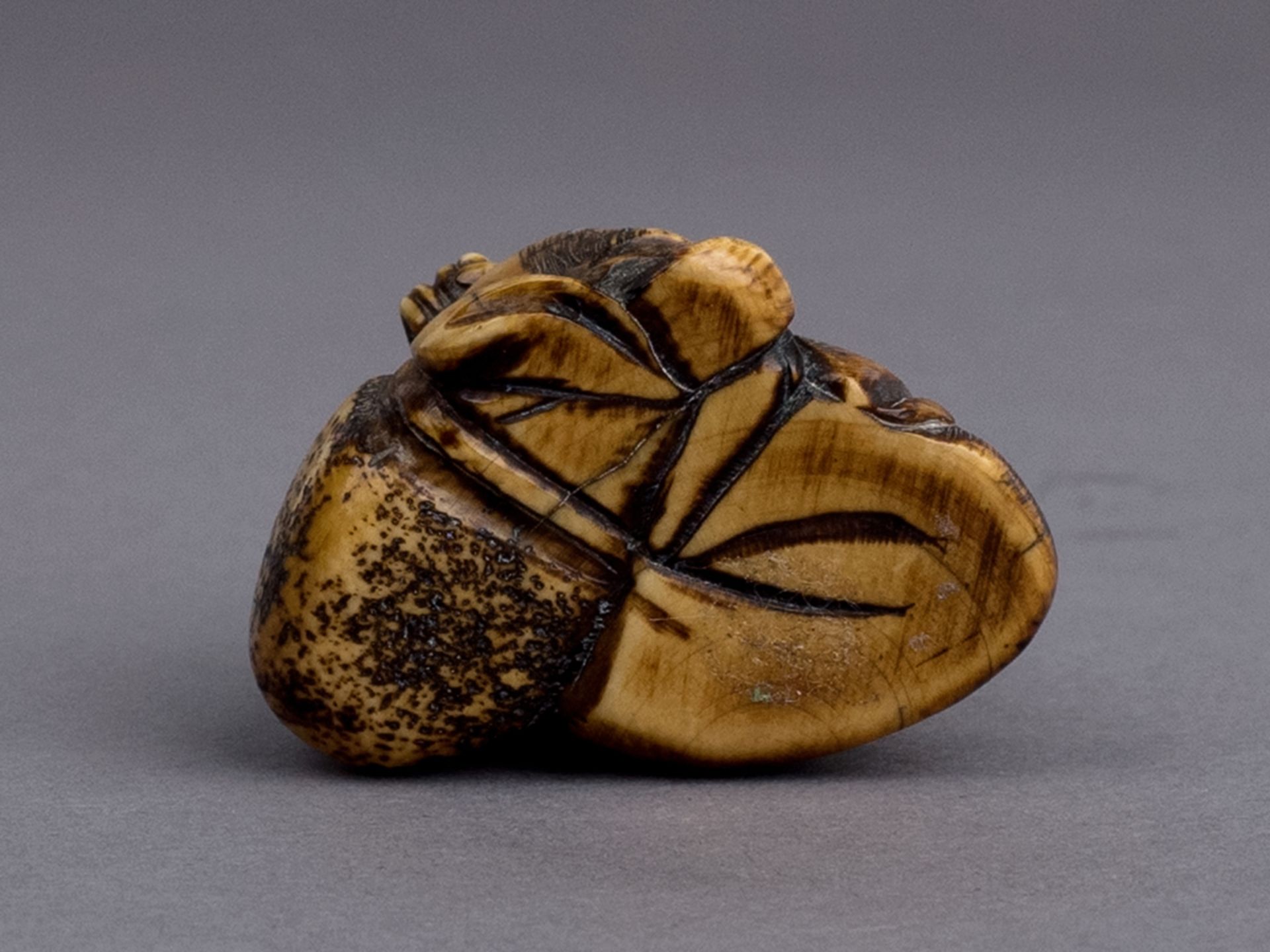 A 19th century Japanese netsuke from Edo period - Image 5 of 5