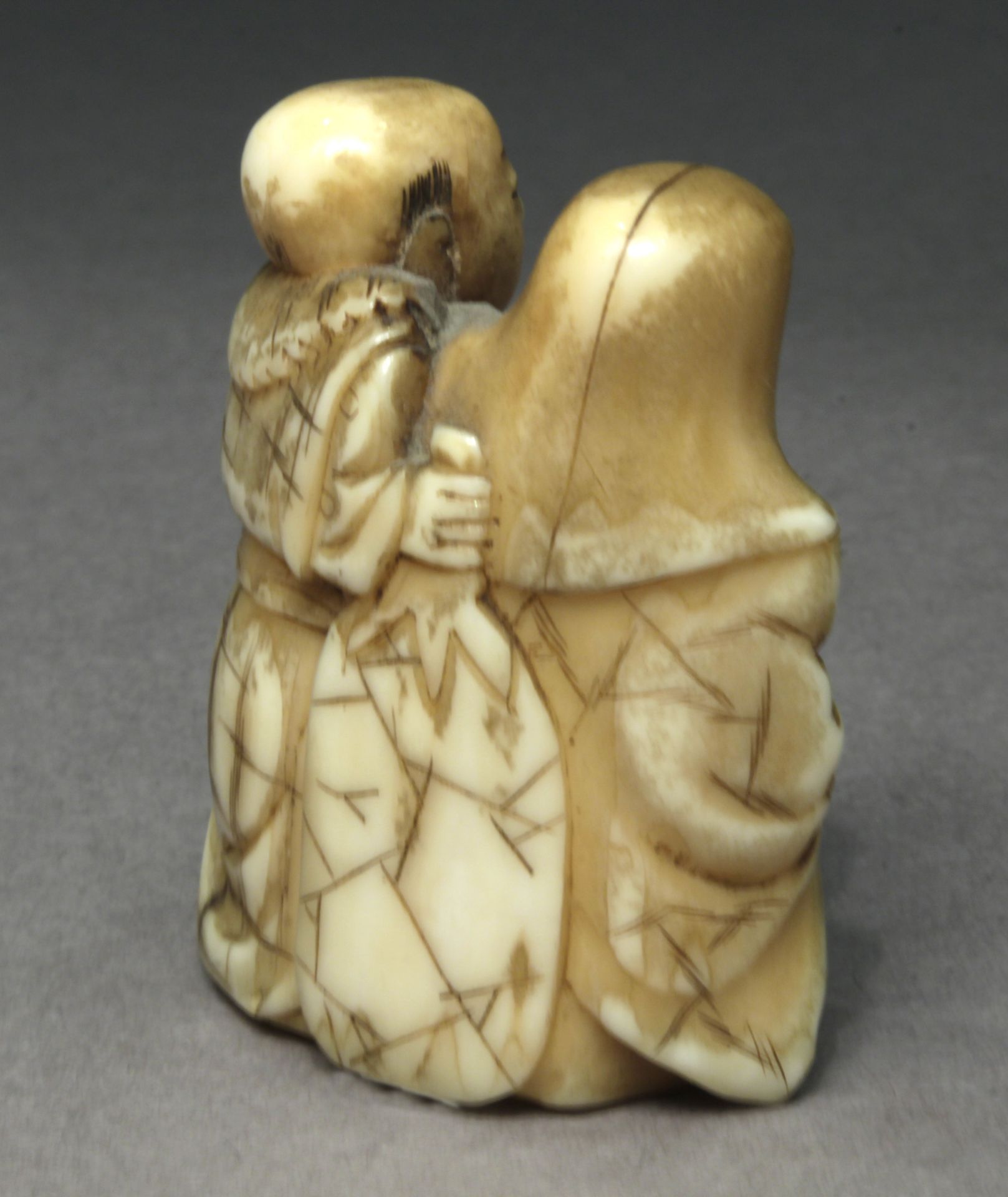 A 19th century Japanese netsuke - Image 4 of 5