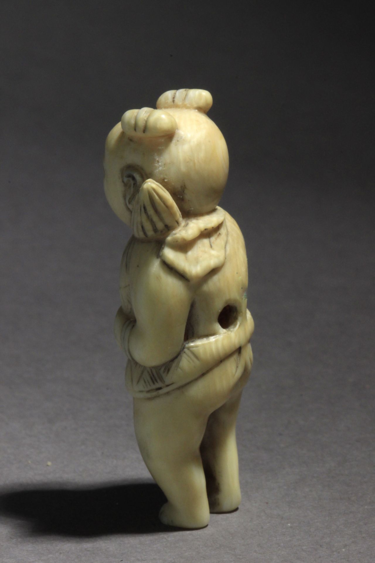 An early 19th century Japanese netsuke from Edo period - Bild 2 aus 6