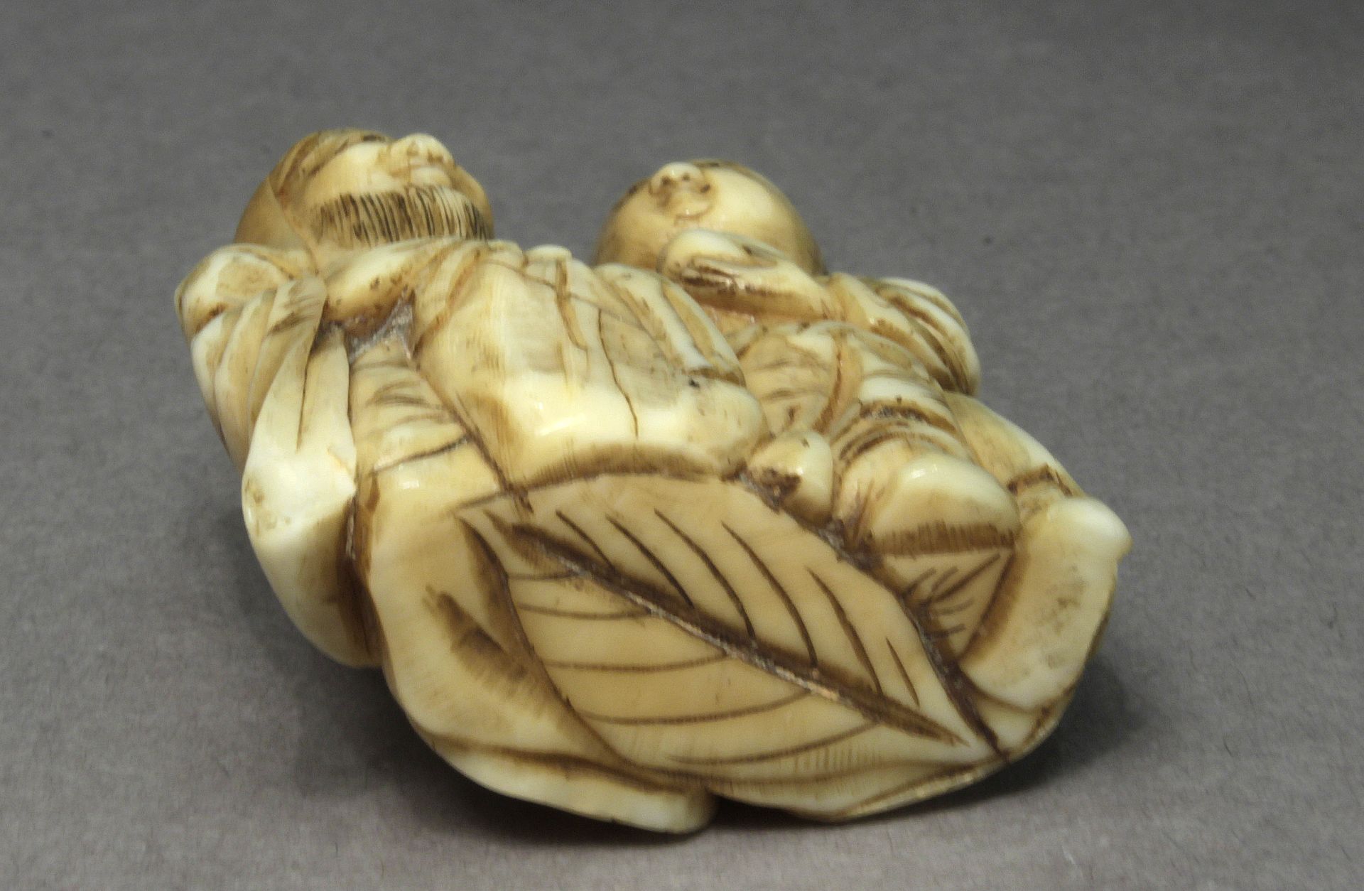 A 19th century Japanese netsuke - Image 5 of 5