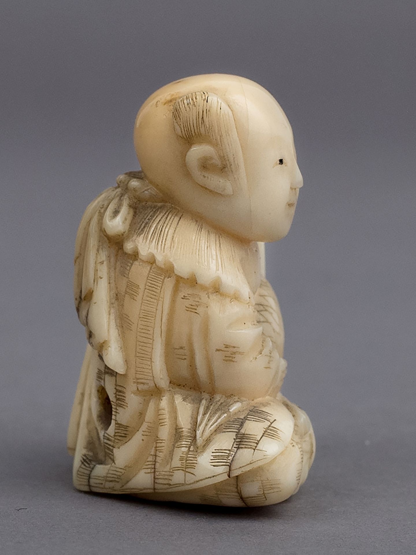 A 19th century Japanese netsuke from Meiji period - Bild 2 aus 5