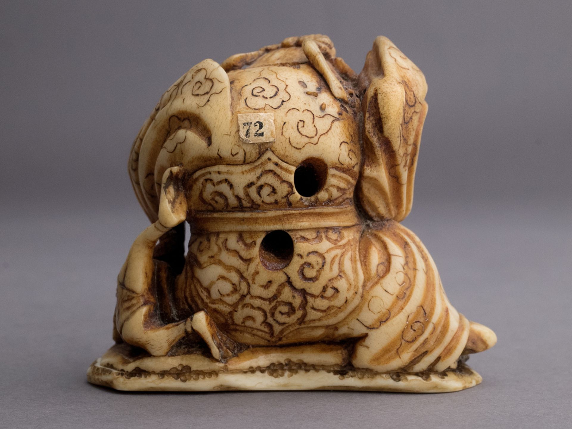 A 19th century Japanese netsuke. Signed Kiyokatsu - Bild 3 aus 5