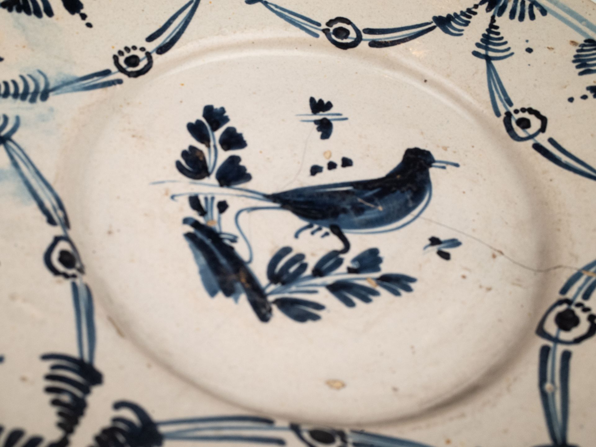 A pair of late 18th century plates in Catalan pottery of 'l'arracada' - Image 3 of 5