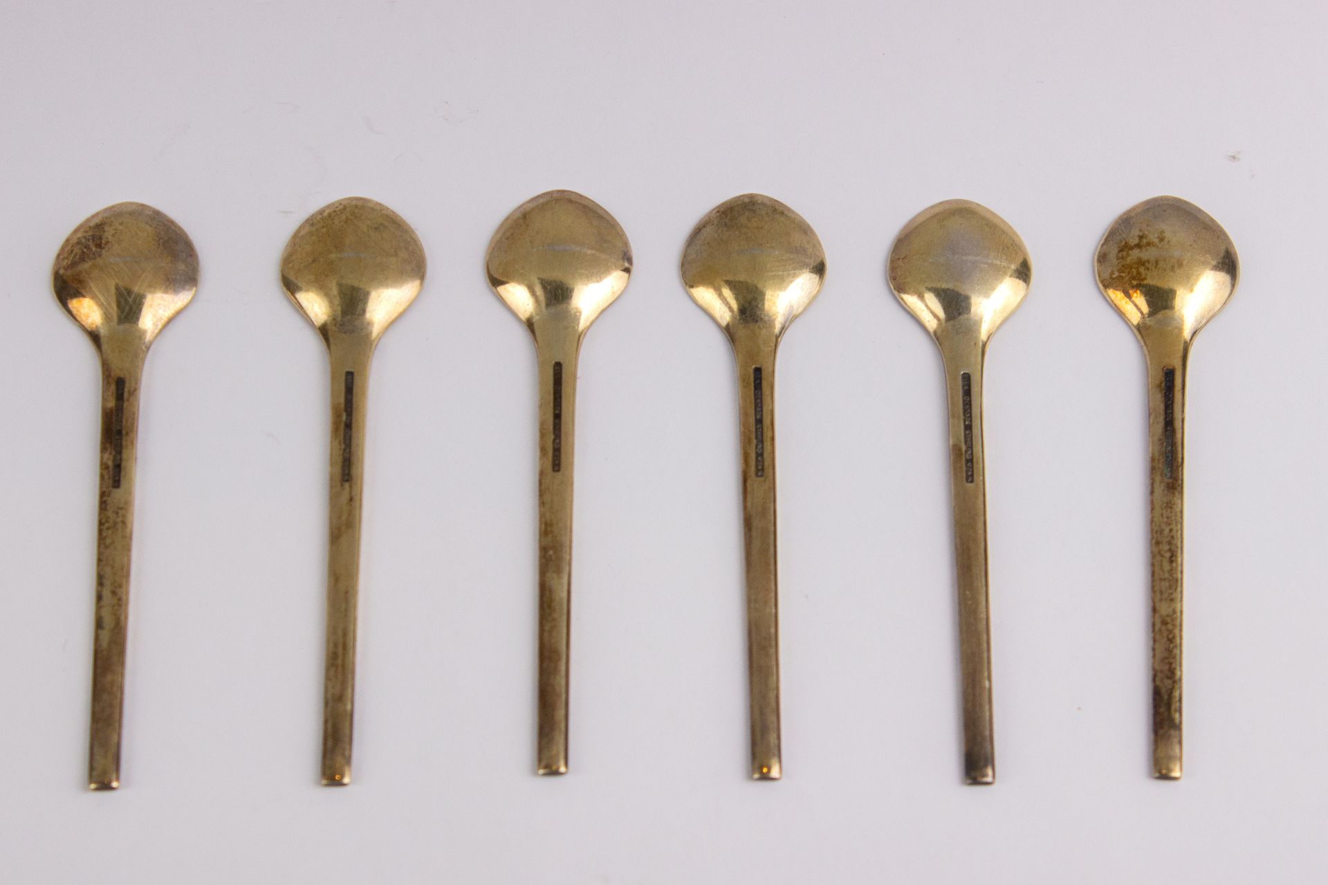 Ela Denmark. Set of six silver and guilloché enamel coffee spoons - Bild 2 aus 3