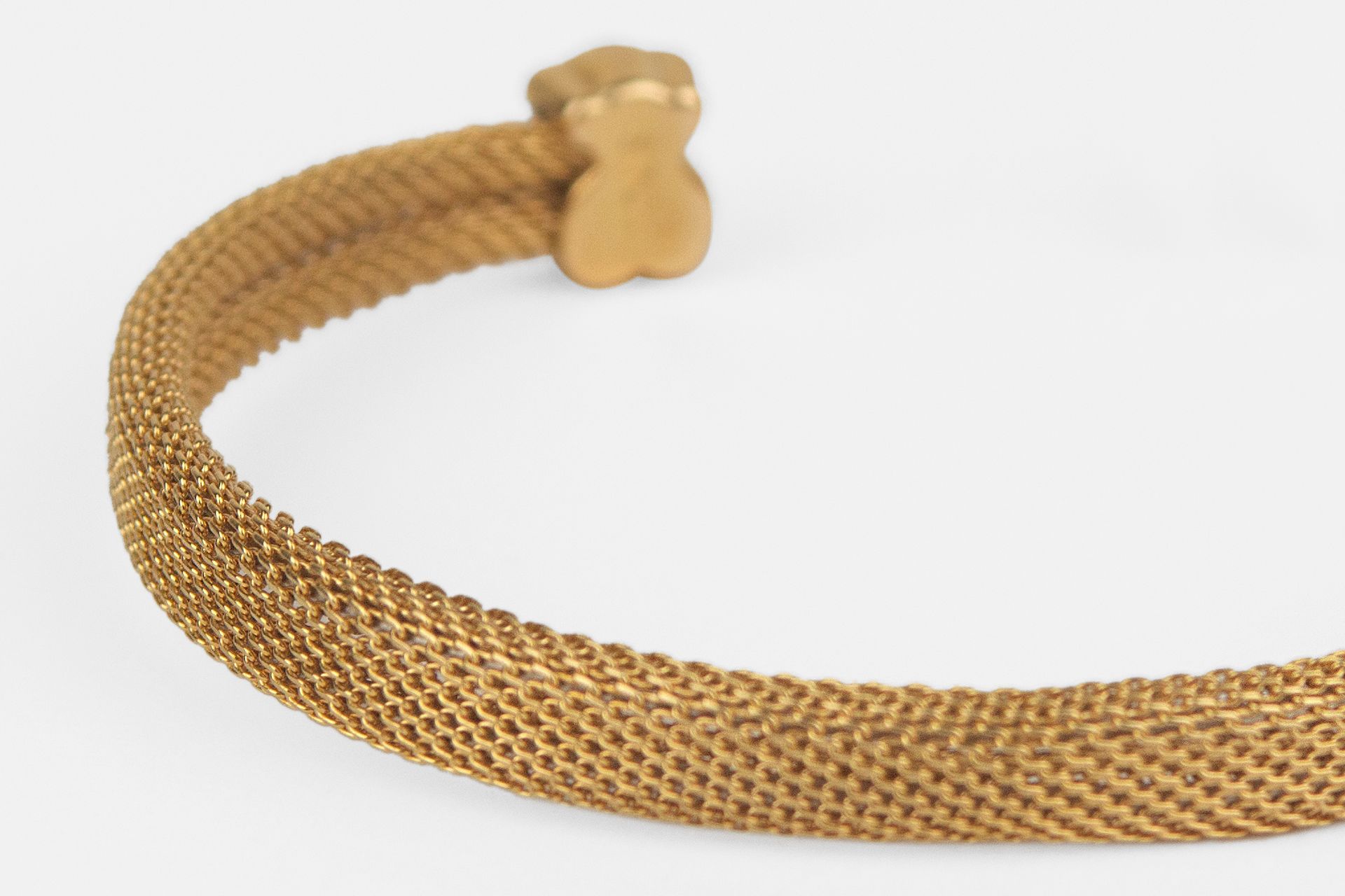 Tous. Mesh. An 18k. yellow gold bangle - Image 3 of 3