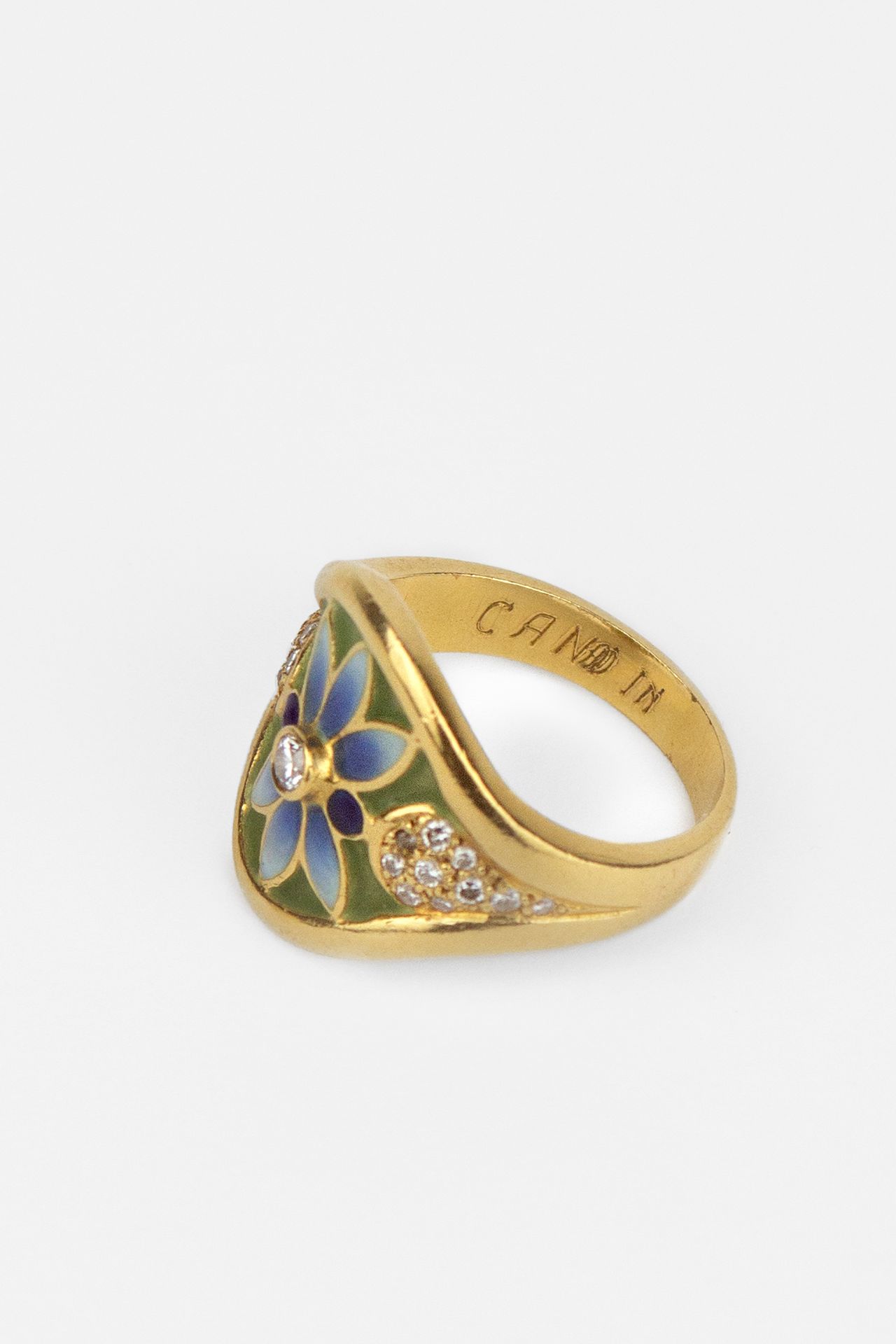 A modernist style ring in 18k. yellow gold, diamonds and plique-à-jour enamel - Image 4 of 4