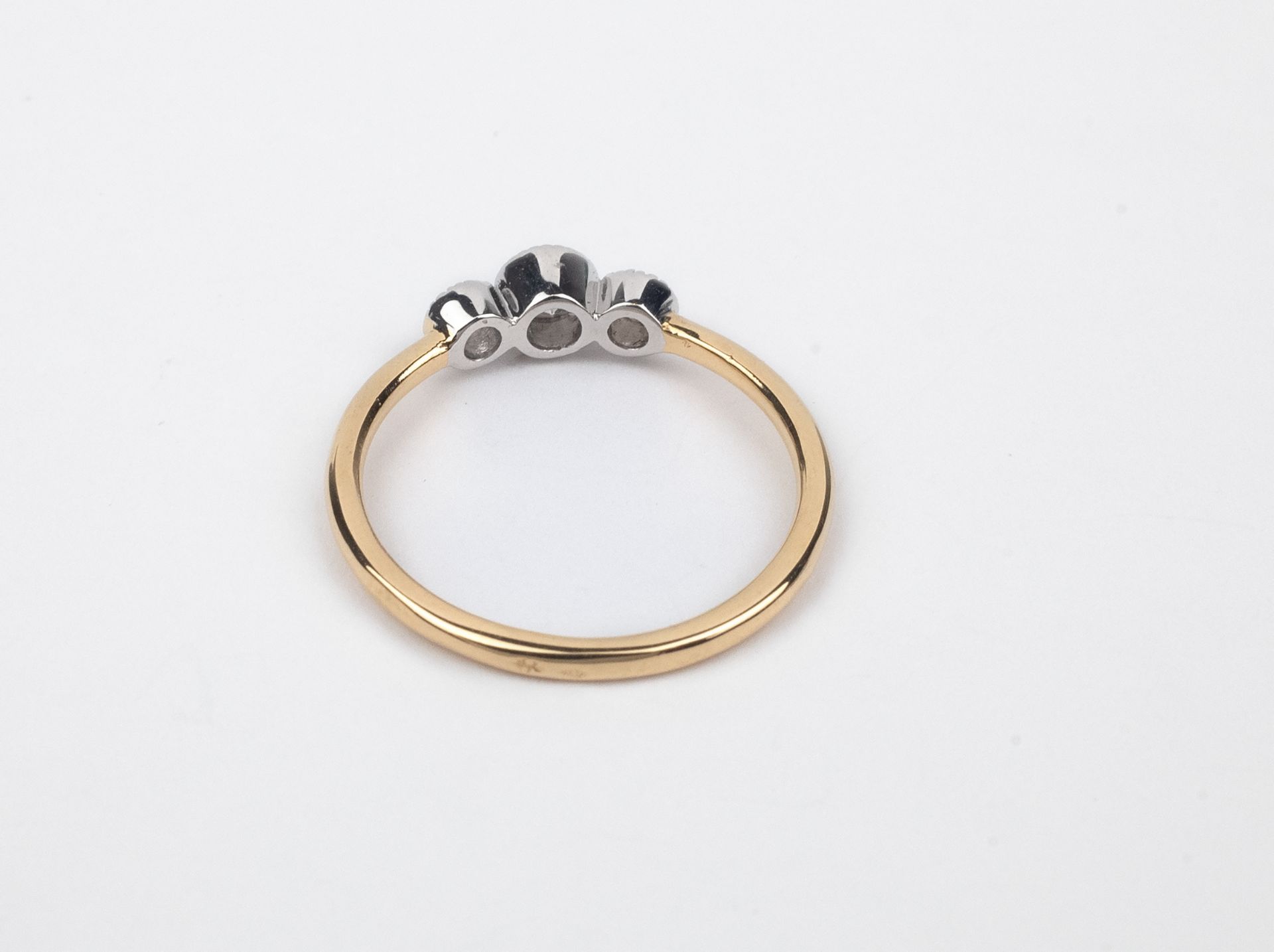 An Art-Déco style brilliant cut diamonds and cultured pearls three stone ring - Bild 2 aus 2