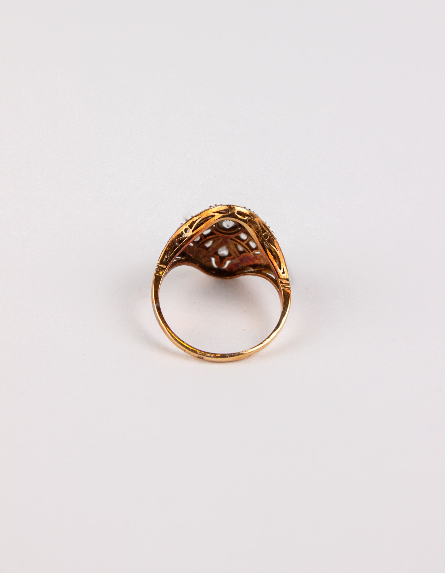 An Art-Déco ring circa 1930. Gold, platinum and diamonds - Bild 2 aus 3