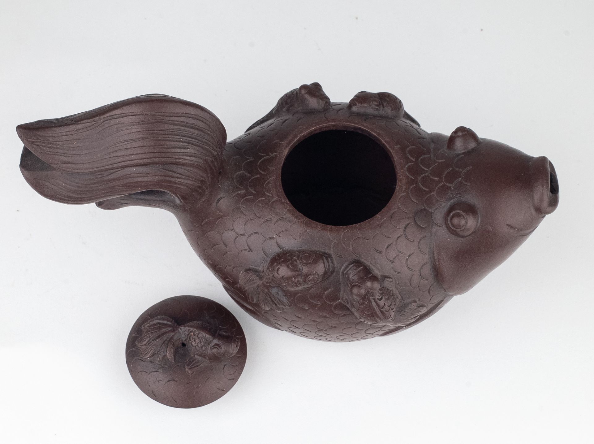 A 20th century Chinese Yixing teapot - Bild 4 aus 4