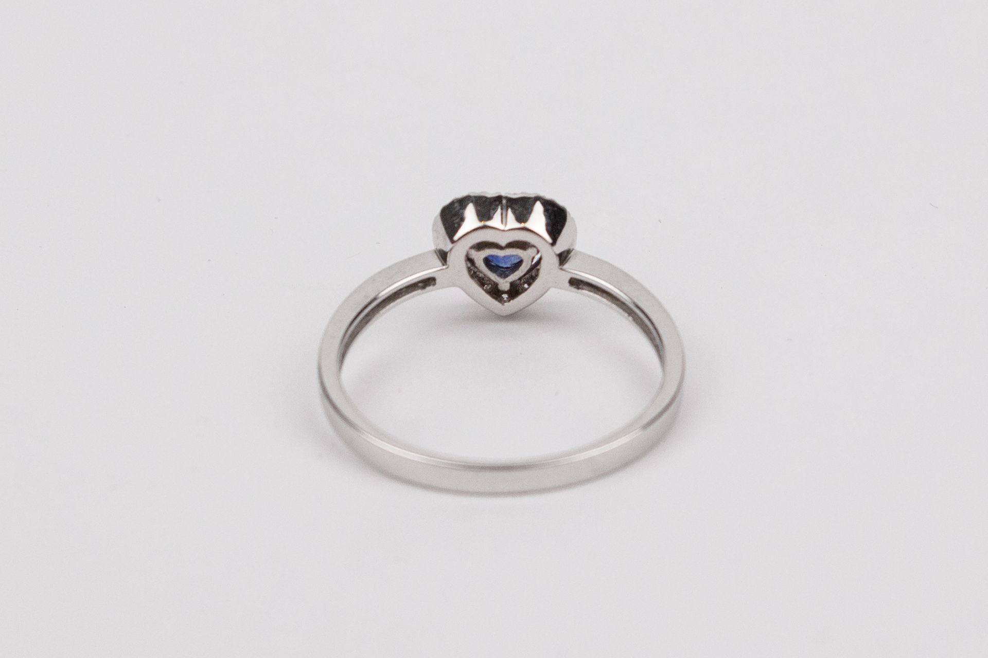 A sapphire and brilliant cut diamonds heart shaped ring - Image 2 of 2