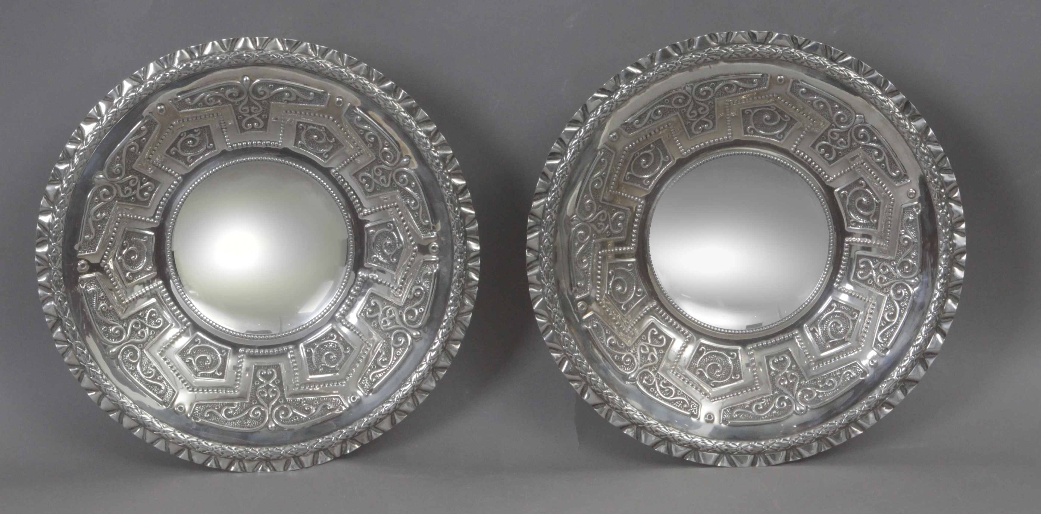 Mostany Llopart & Cía. A pair of silver centrepieces