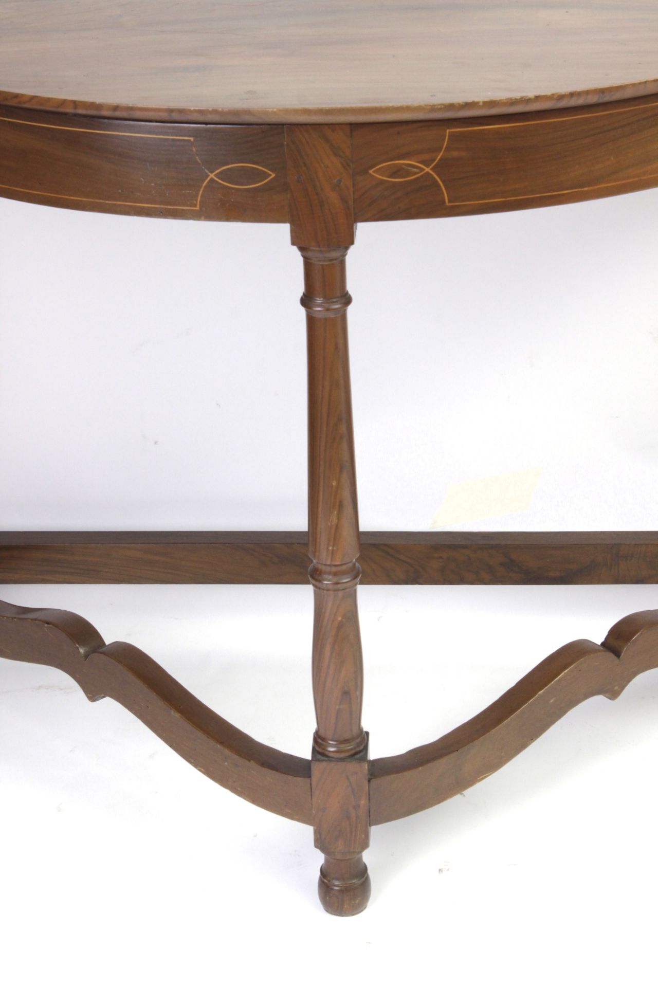 A pair of 20th century Empire style walnut console tables - Bild 3 aus 3