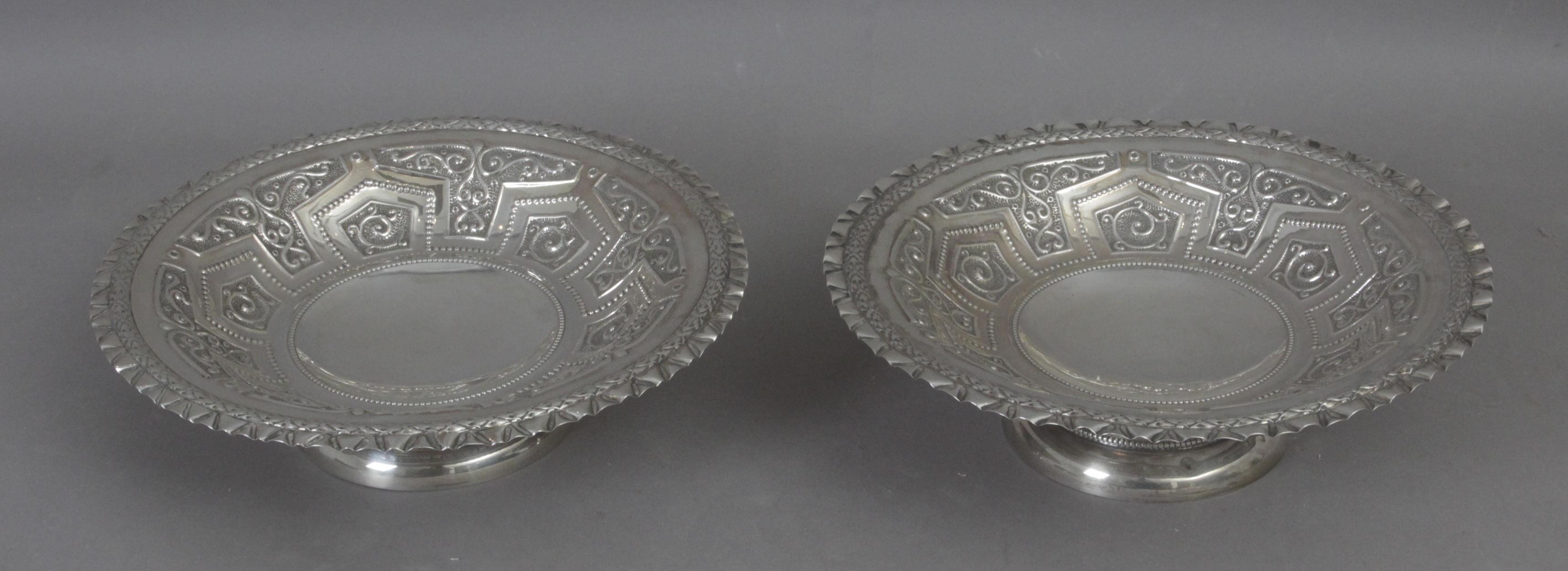 Mostany Llopart & Cía. A pair of silver centrepieces - Image 2 of 3