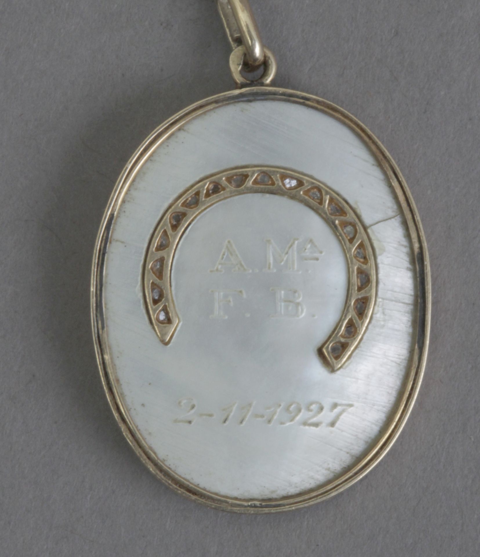 A gold and diamonds Art Déco devotional medal circa 1927 - Image 3 of 3