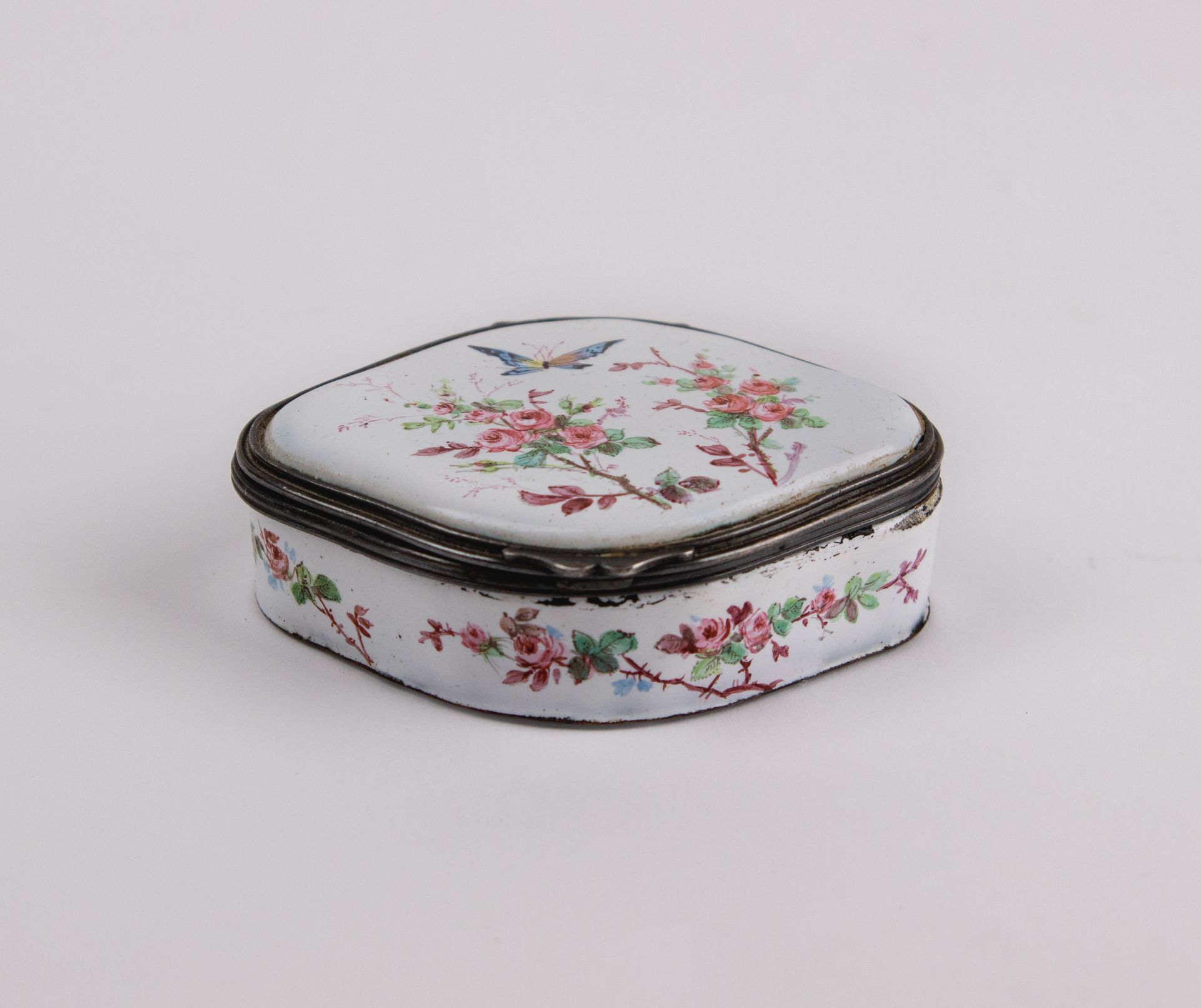 A late 18th century French enamel snuff bottle