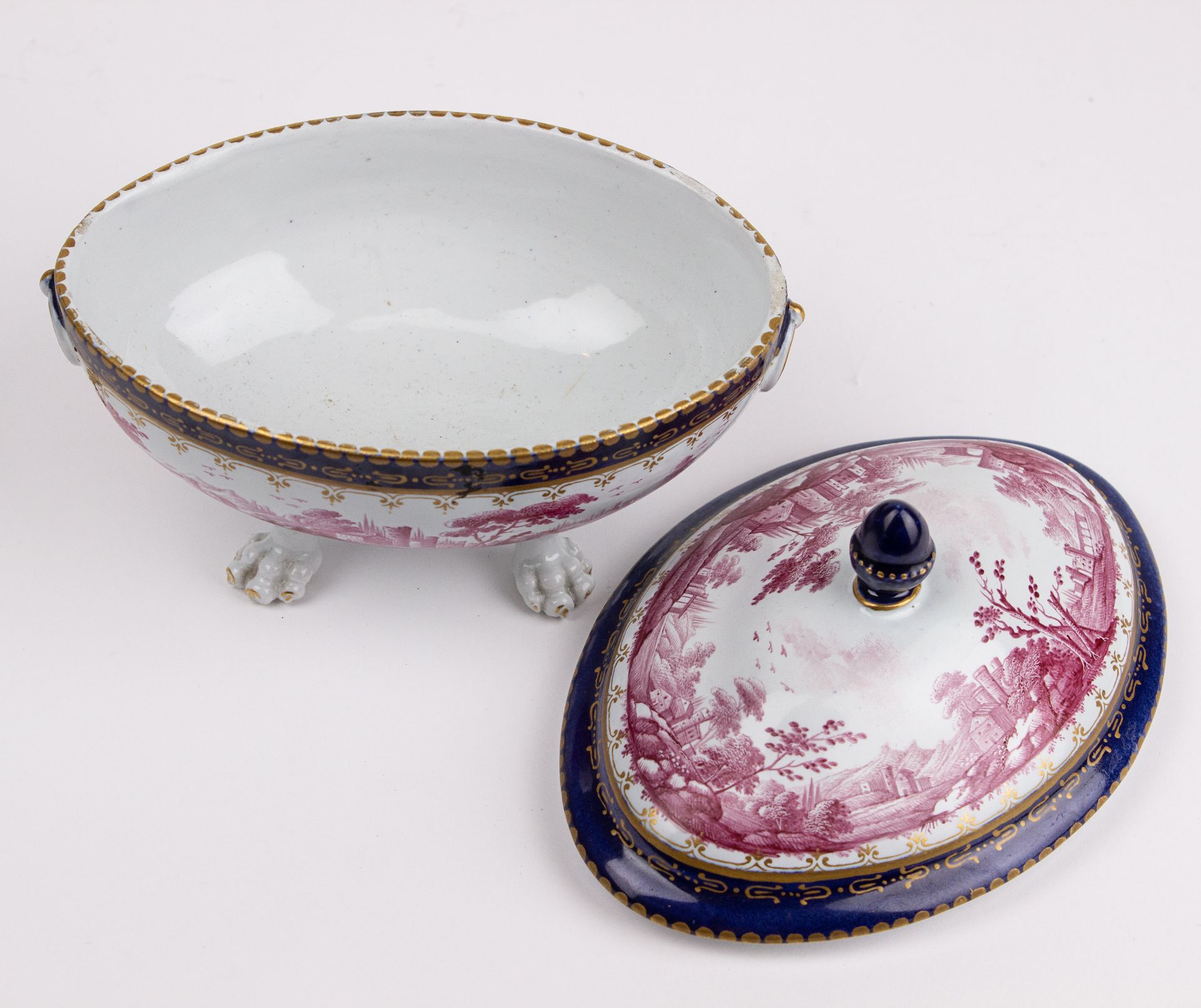 A French porcelain tureen miniature circa 1800 - Image 2 of 4