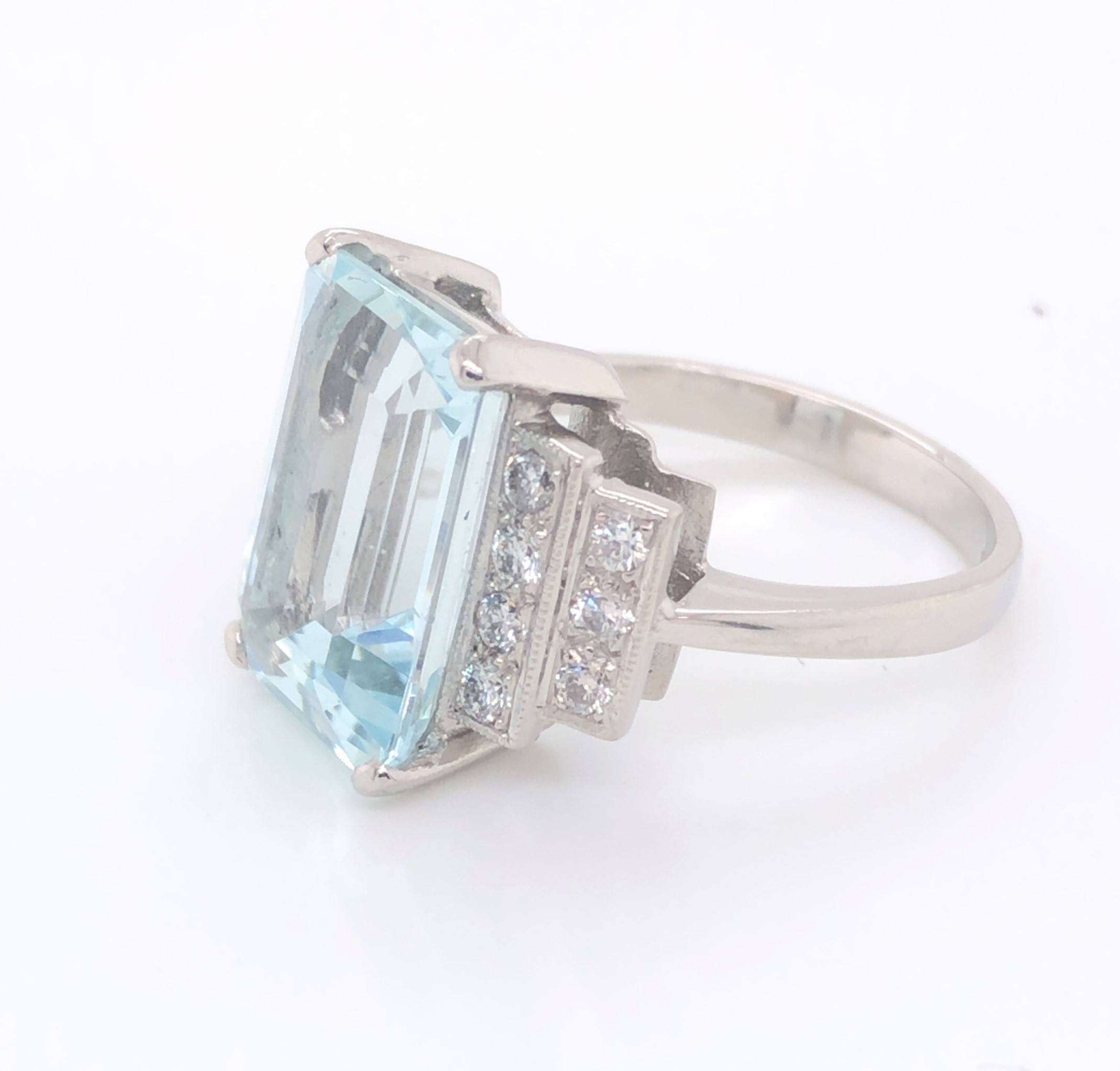 Aquamarine & Diamond Ring - Image 2 of 3