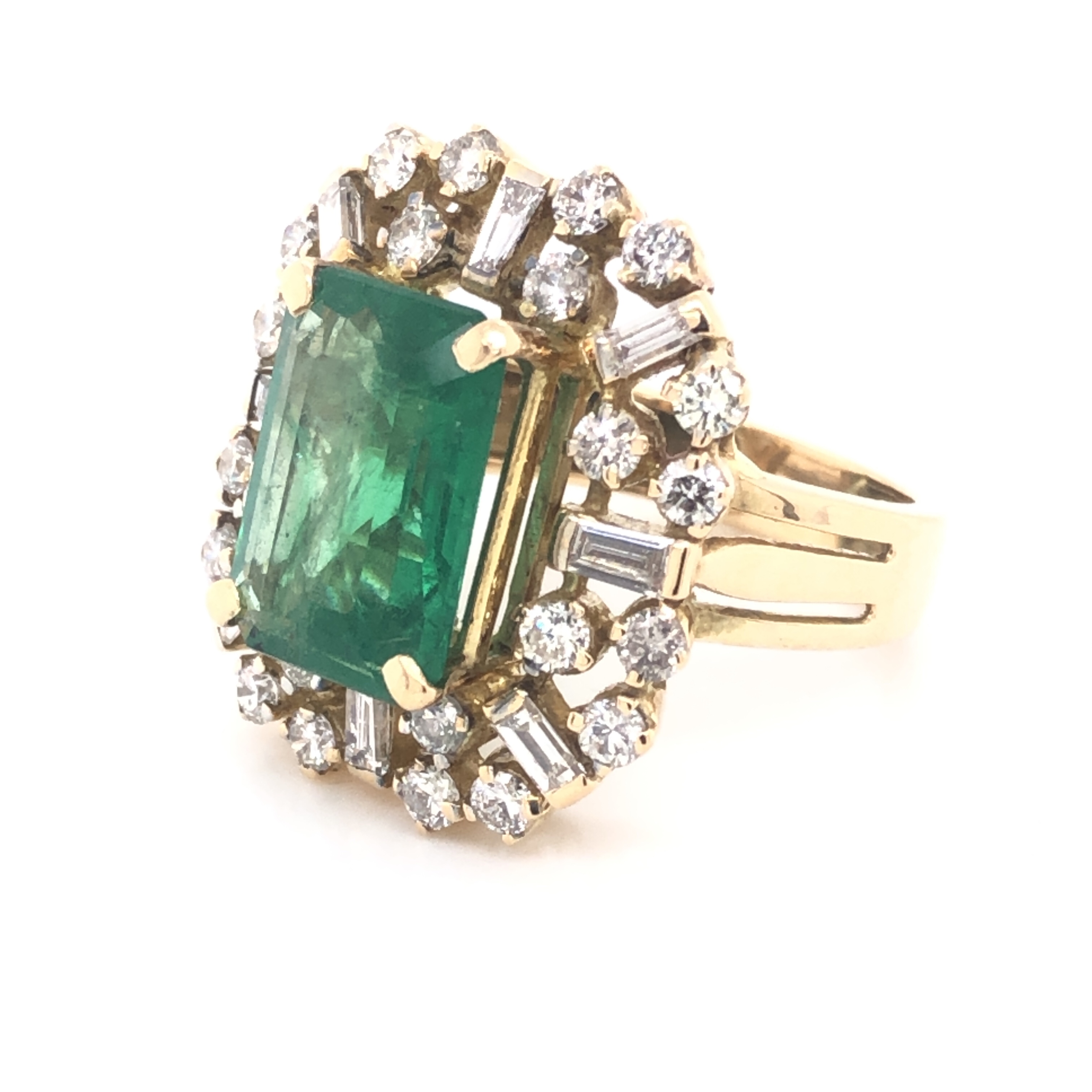 Emerald & Diamond Ring - Image 2 of 3