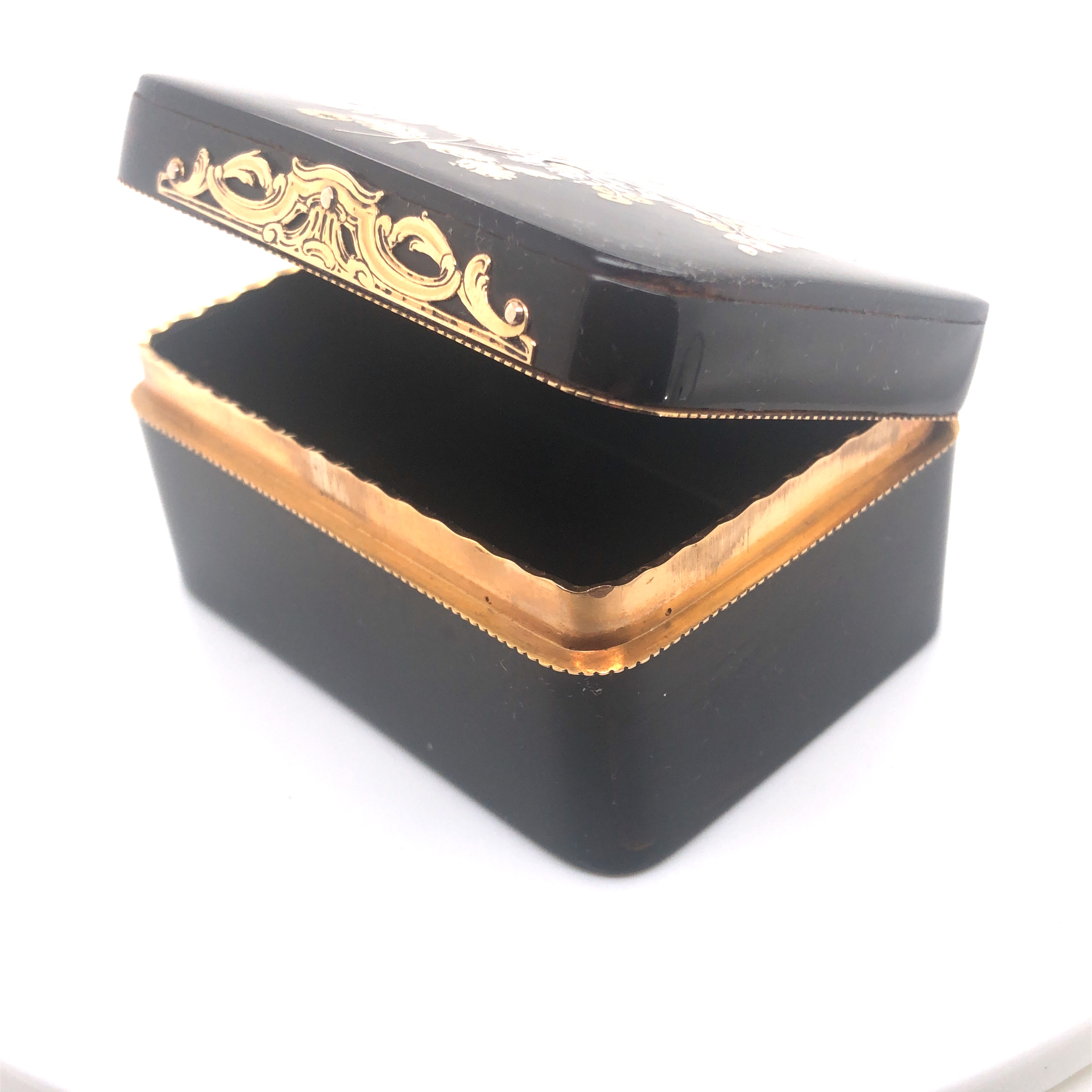 T'shell Gold Mounted Snuff Box - Image 3 of 5