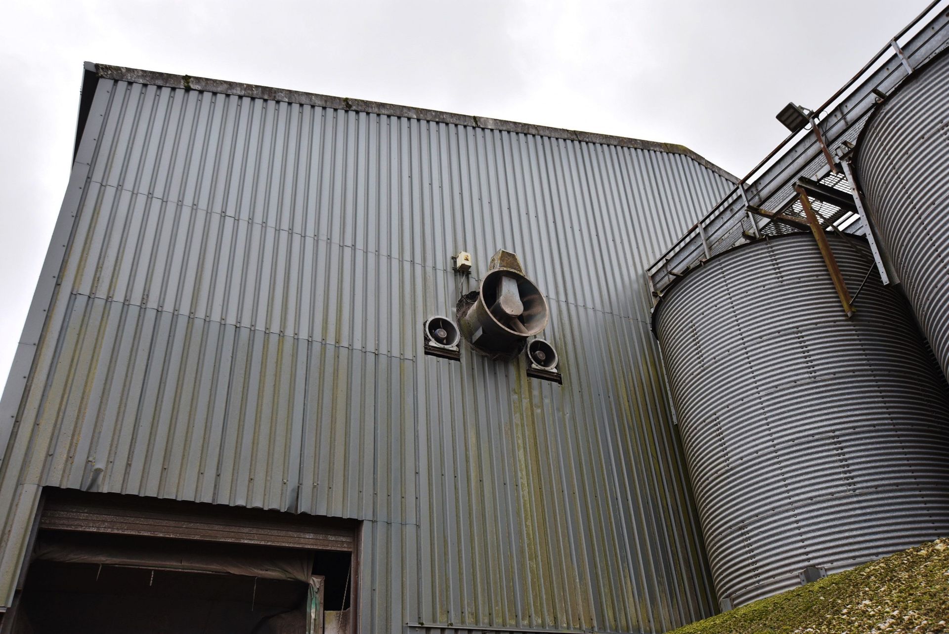 Law Denis GALVANISED STEEL CASED OIL FIRED GRAIN DRYER, understood to have capacity of 18 tonnes/ hr - Image 13 of 13