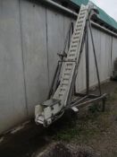 Belt Conveyor, approx. 430cm x 150cm x 250cm (understood to be good/ working condition), loading