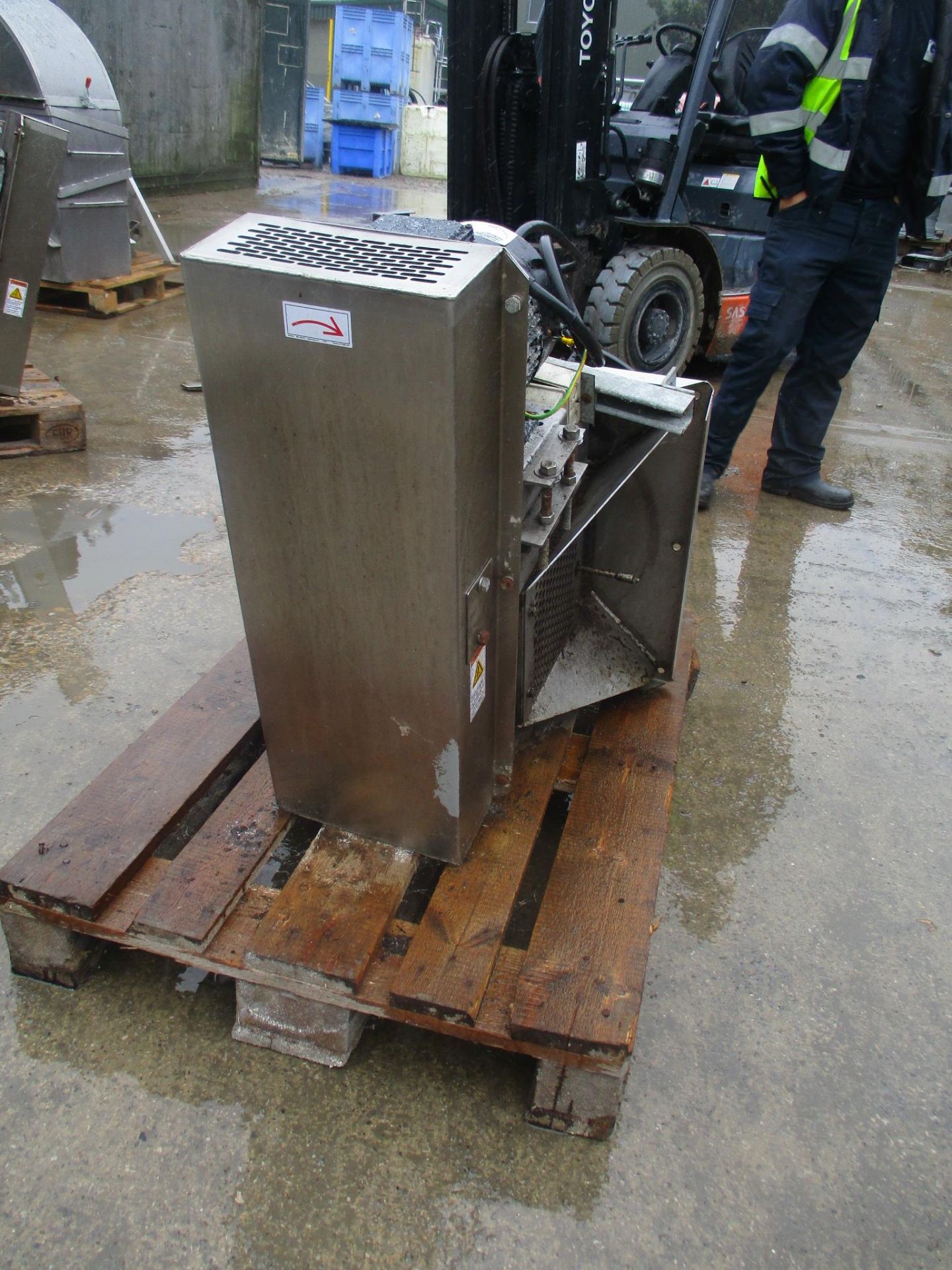 Complete Fan, approx. 78cm x 92cm x 60cm (understood to be good condition), loading free of charge – - Image 4 of 5