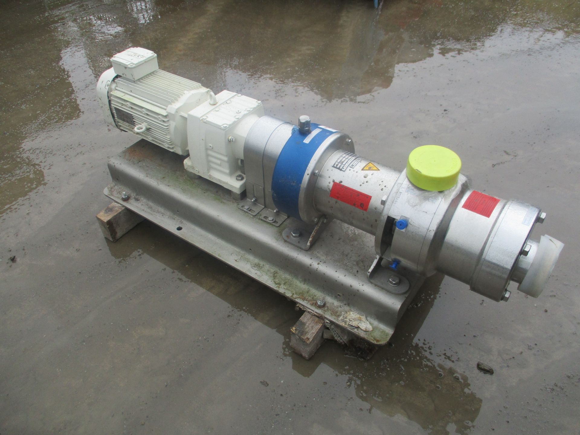 Bornemann SLH-4G-3031 Pump, serial no. 113545, year of manufacture 2013, approx. 150cm x 50cm x 52cm - Image 2 of 3