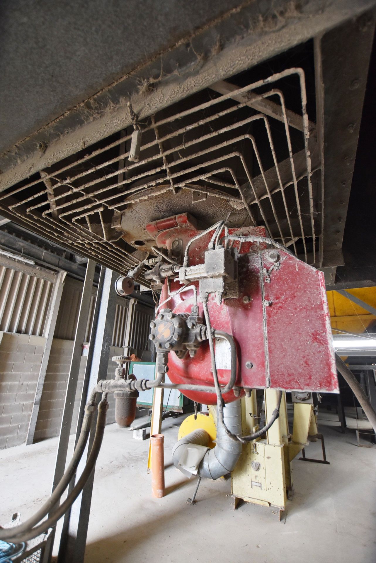 Law Denis GALVANISED STEEL CASED OIL FIRED GRAIN DRYER, understood to have capacity of 18 tonnes/ hr - Image 5 of 13