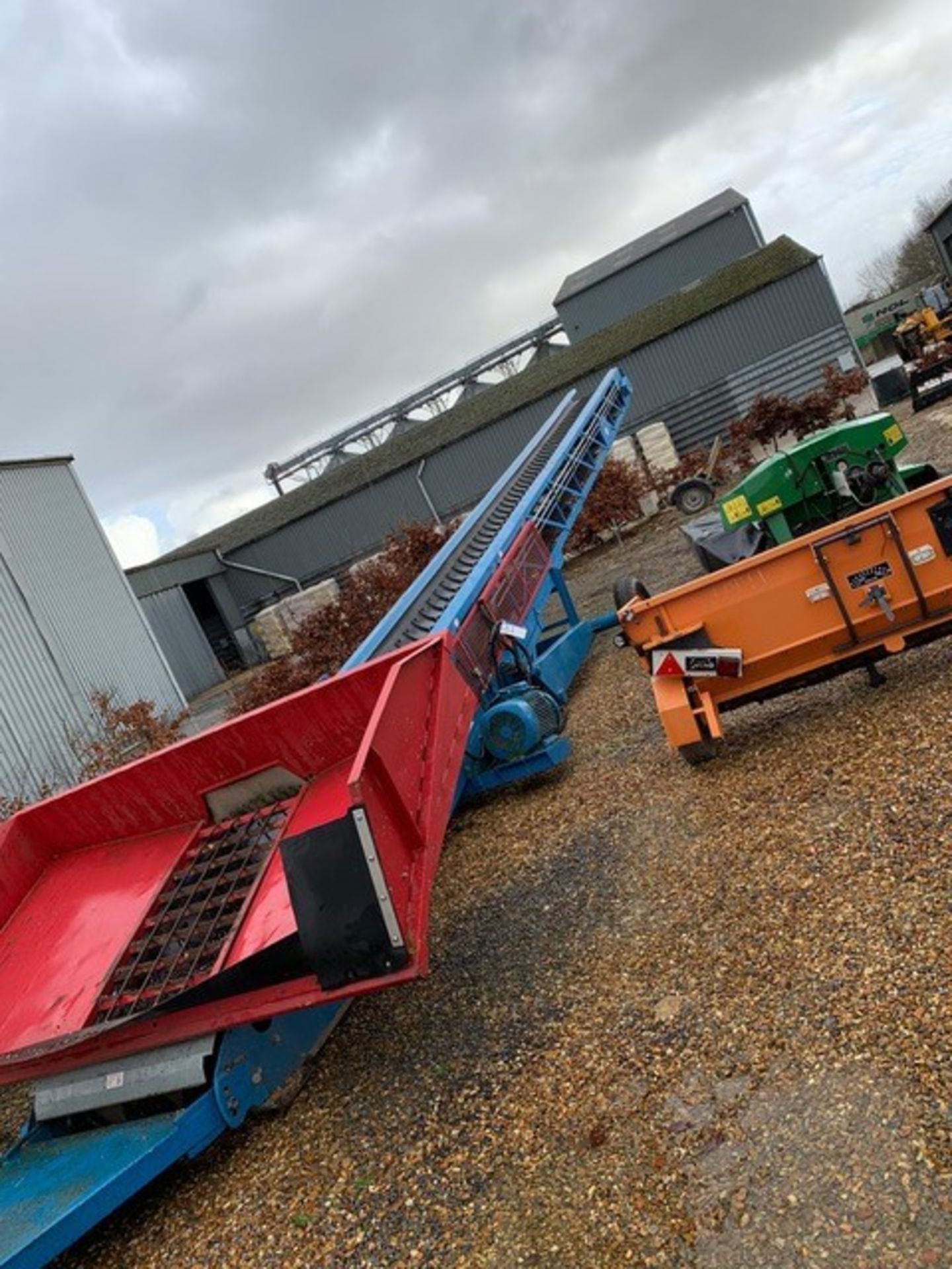 David Harrison Model E Inclined Mobile Chevron Belt Conveyor, 16m long on belt, belt width 800mm