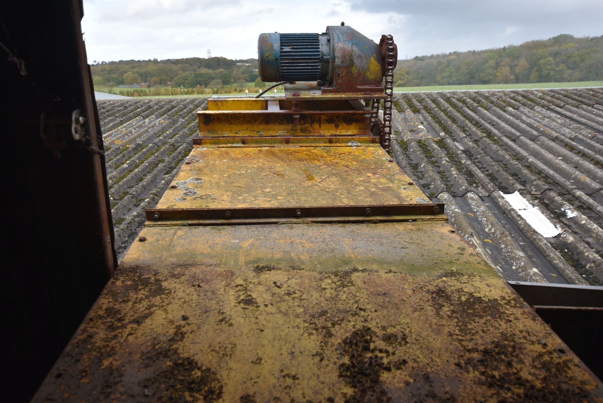 INCLINED CHAIN & SCRAPER CONVEYOR, approx. 7.5m centres long, approx. 500mm wide on scraper bar, - Image 4 of 6