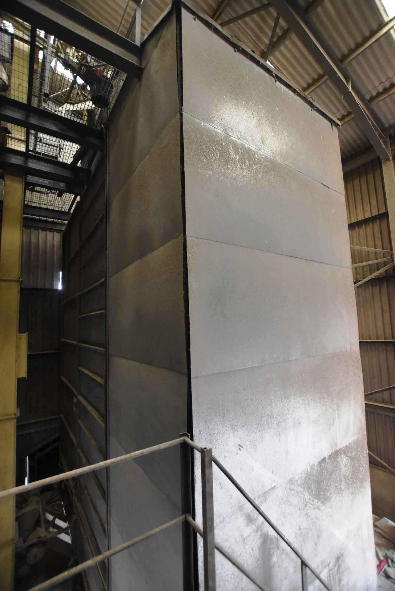 Law Denis GALVANISED STEEL CASED OIL FIRED GRAIN DRYER, understood to have capacity of 18 tonnes/ hr - Image 10 of 13