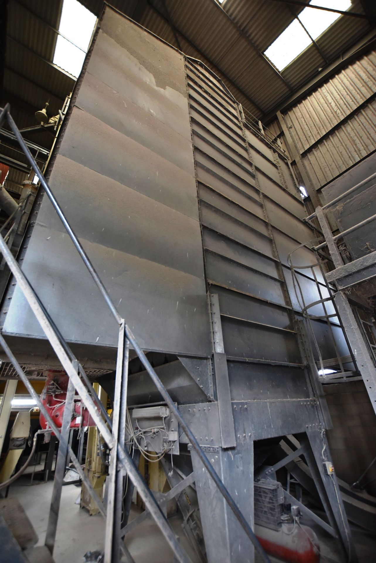 Law Denis GALVANISED STEEL CASED OIL FIRED GRAIN DRYER, understood to have capacity of 18 tonnes/ hr