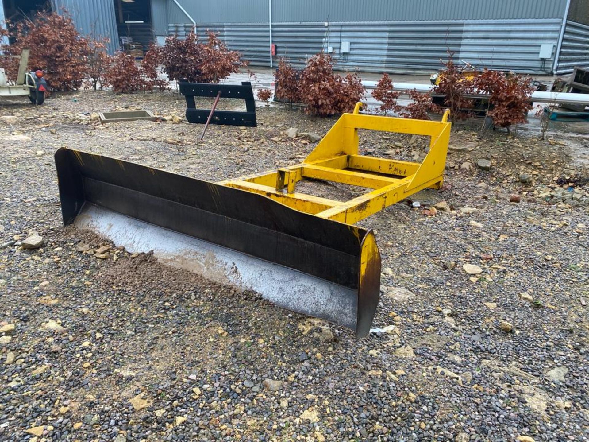 Grain Pushing Attachment, with fittig for JCB