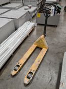 2200kg Hand Hydraulic Pallet Truck, forks approx.