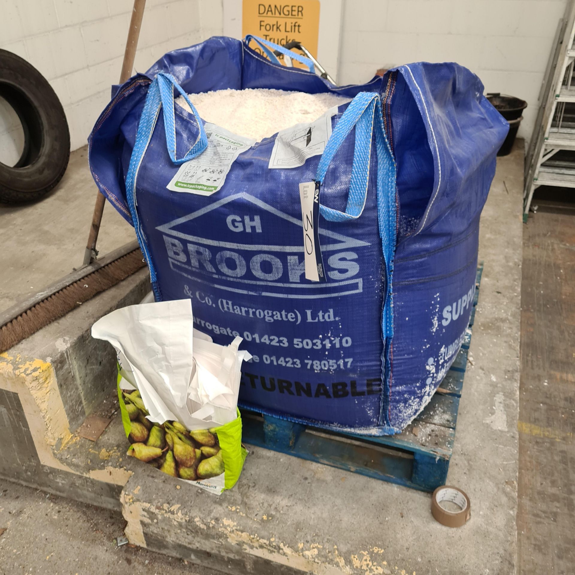 Quantity of Rock Salt, as set out in 1000kg tote b