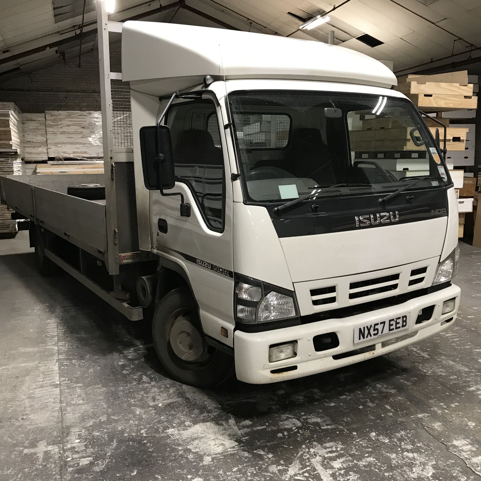 Isuzu NQR-7 Rigid Body Dropside Lorry, platform si