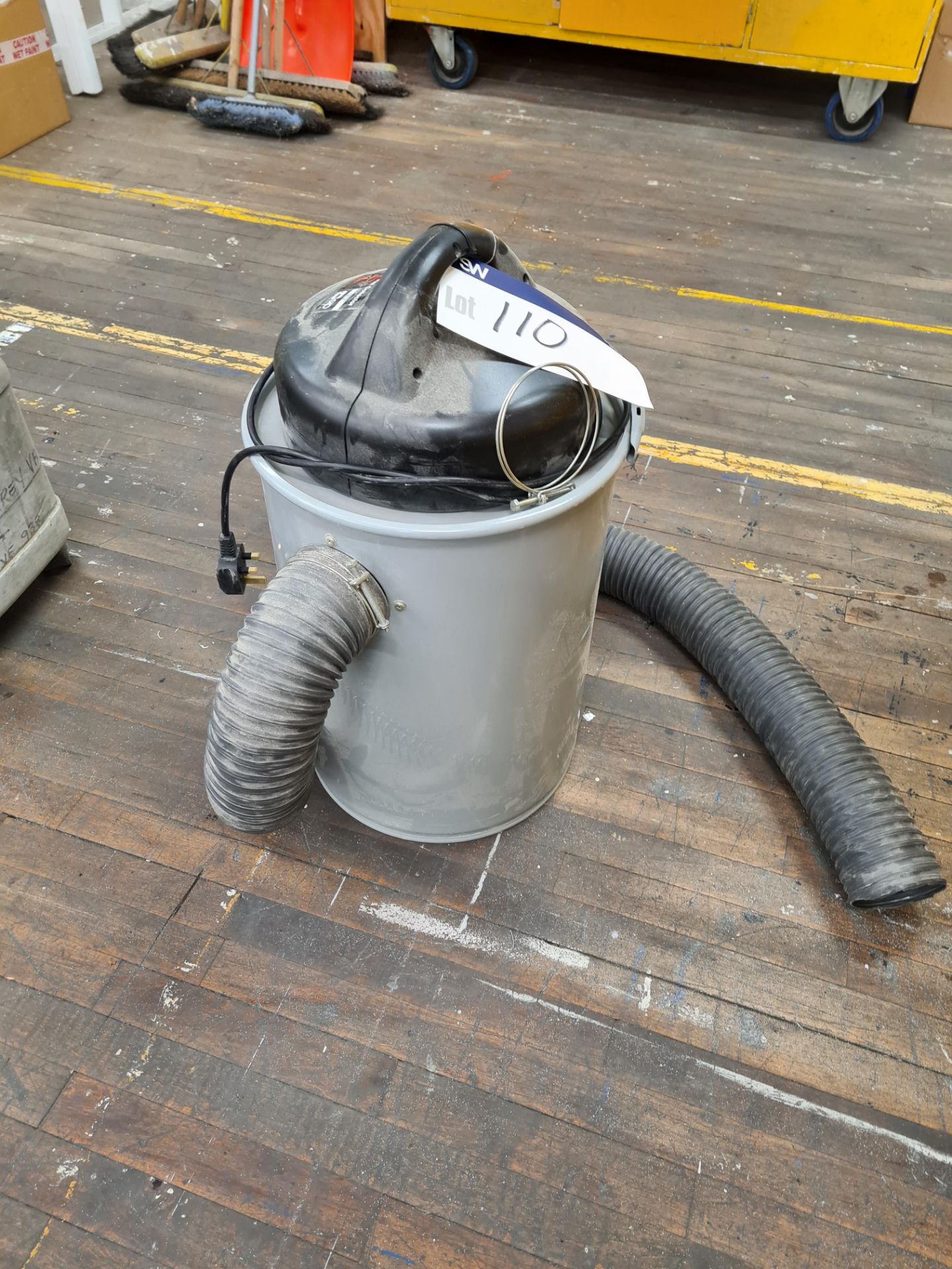 SIP 50 litre Dust Collector, serial no P0051796, y