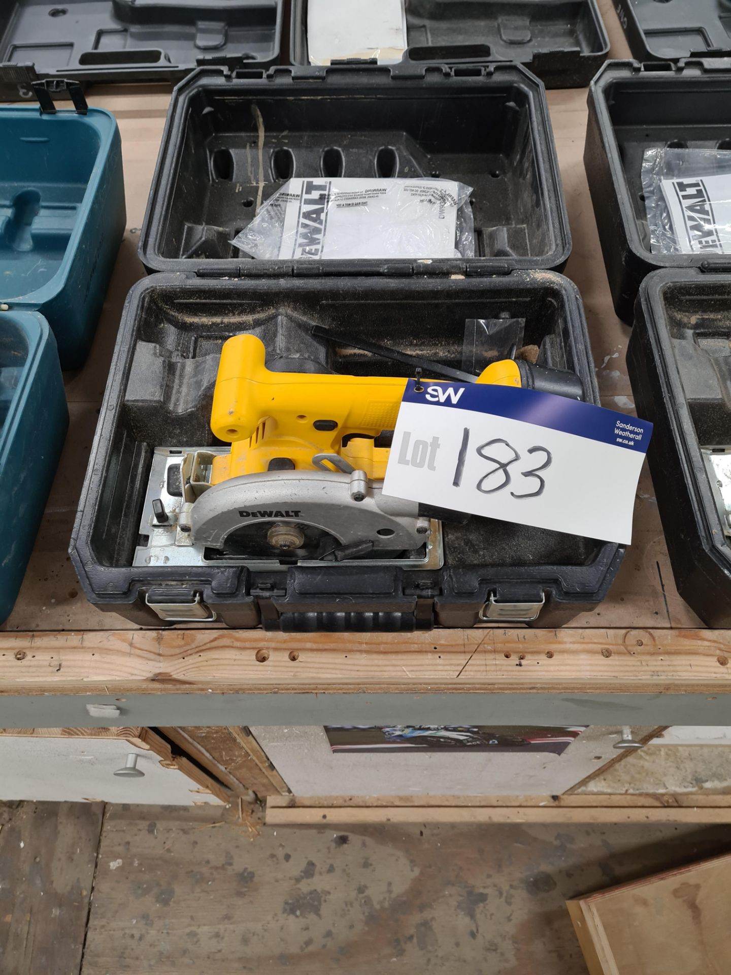 DeWalt DW936 136mm Cordless Circular Saw, with carry case