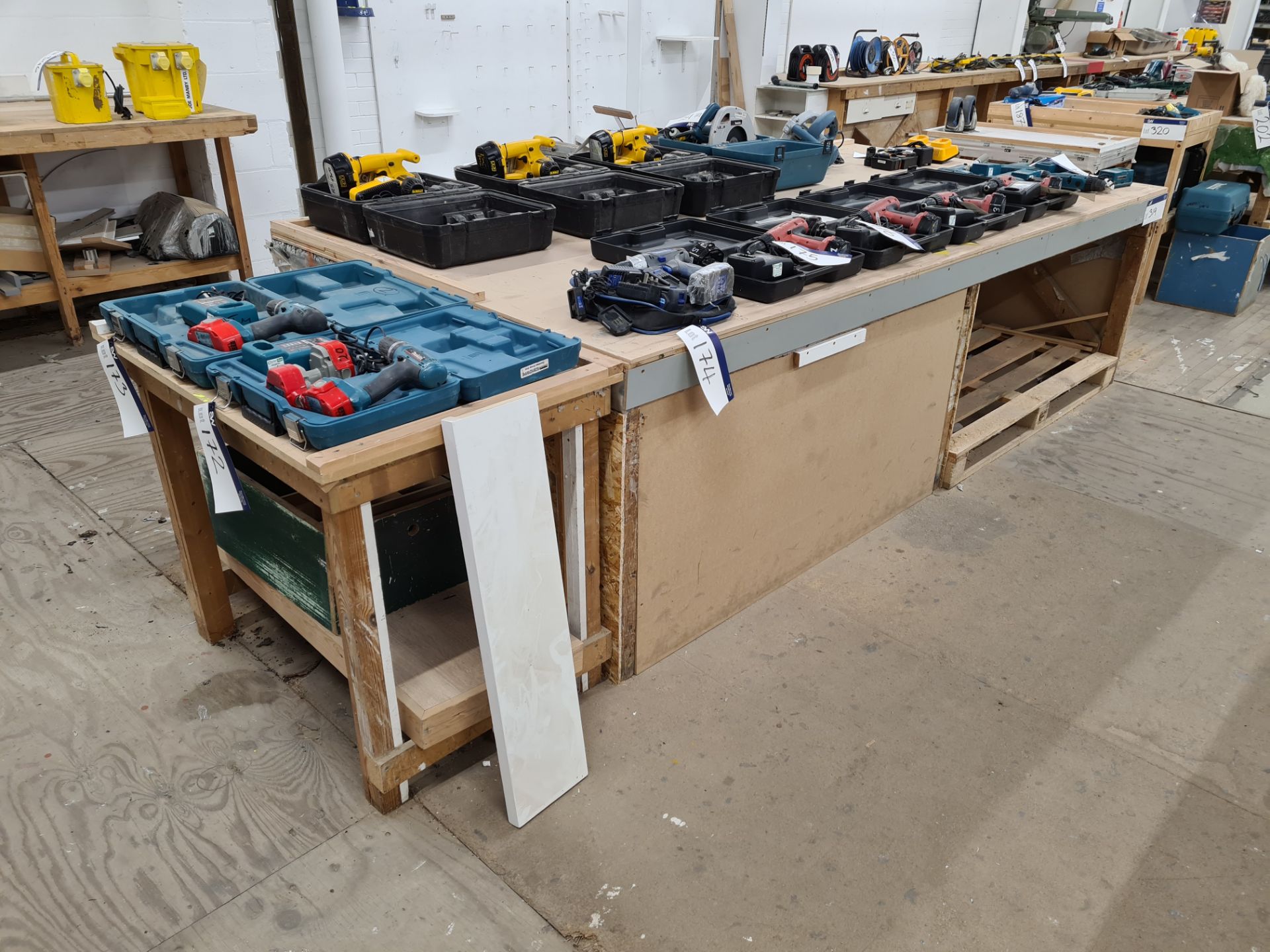 Timber Framed Workshop Bench, approx. 3.1m x 1.6m, - Image 2 of 2