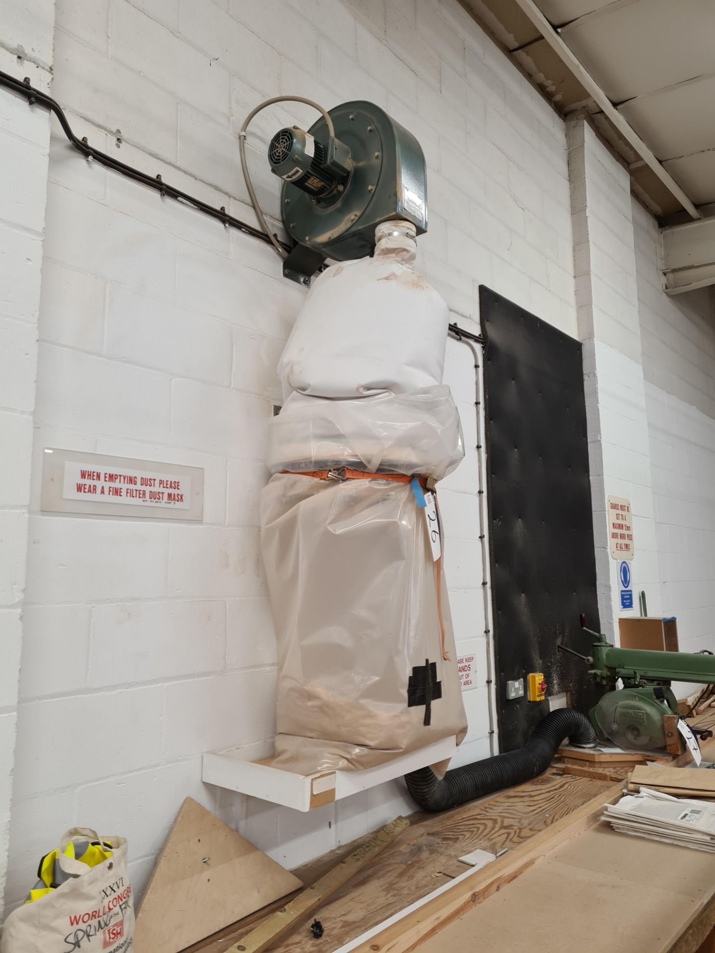 Wall Mounted Dust Extraction Unit, with flexible d - Image 2 of 2