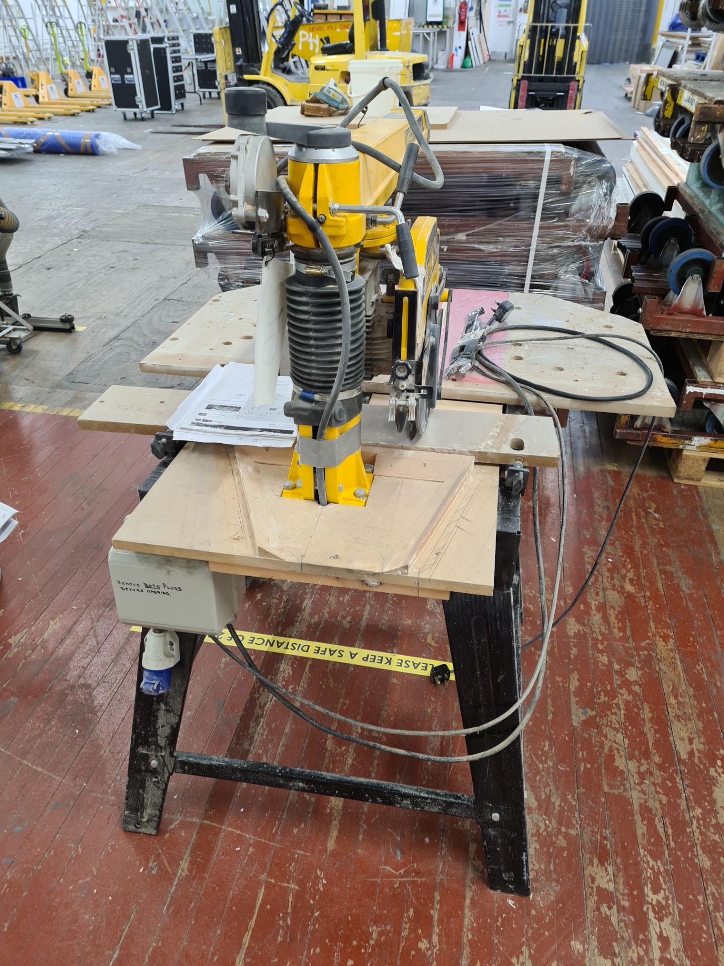 DeWalt DW721 RADIAL ARM CROSS CUT SAW, serial no. - Image 3 of 3