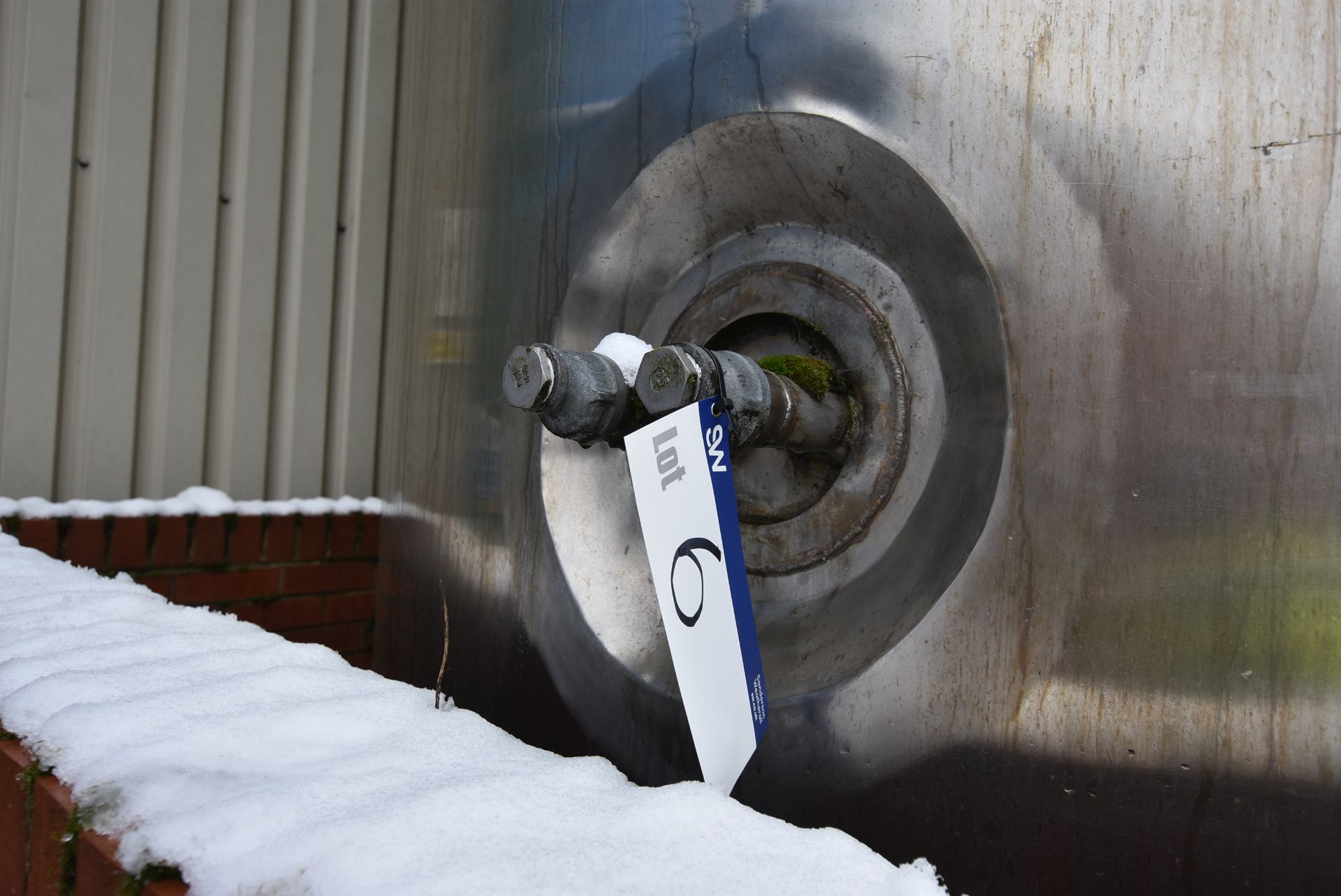 VERTICAL STAINLESS STEEL BULK LIQUIDS STORAGE TANK - Image 4 of 6