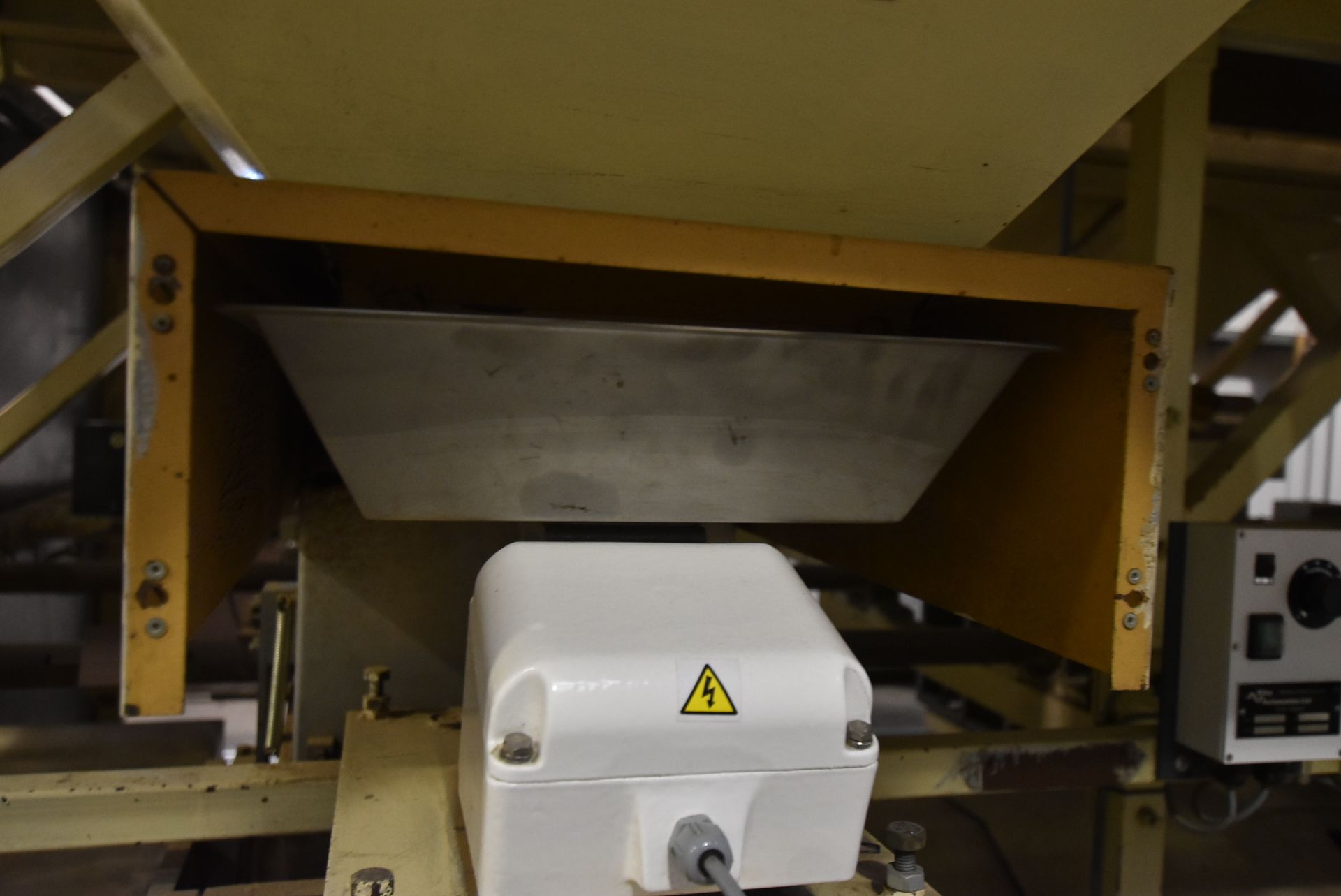12 STATION DOUBLE SIDED TOTE BIN DISCHARGE LOADCEL - Image 15 of 21
