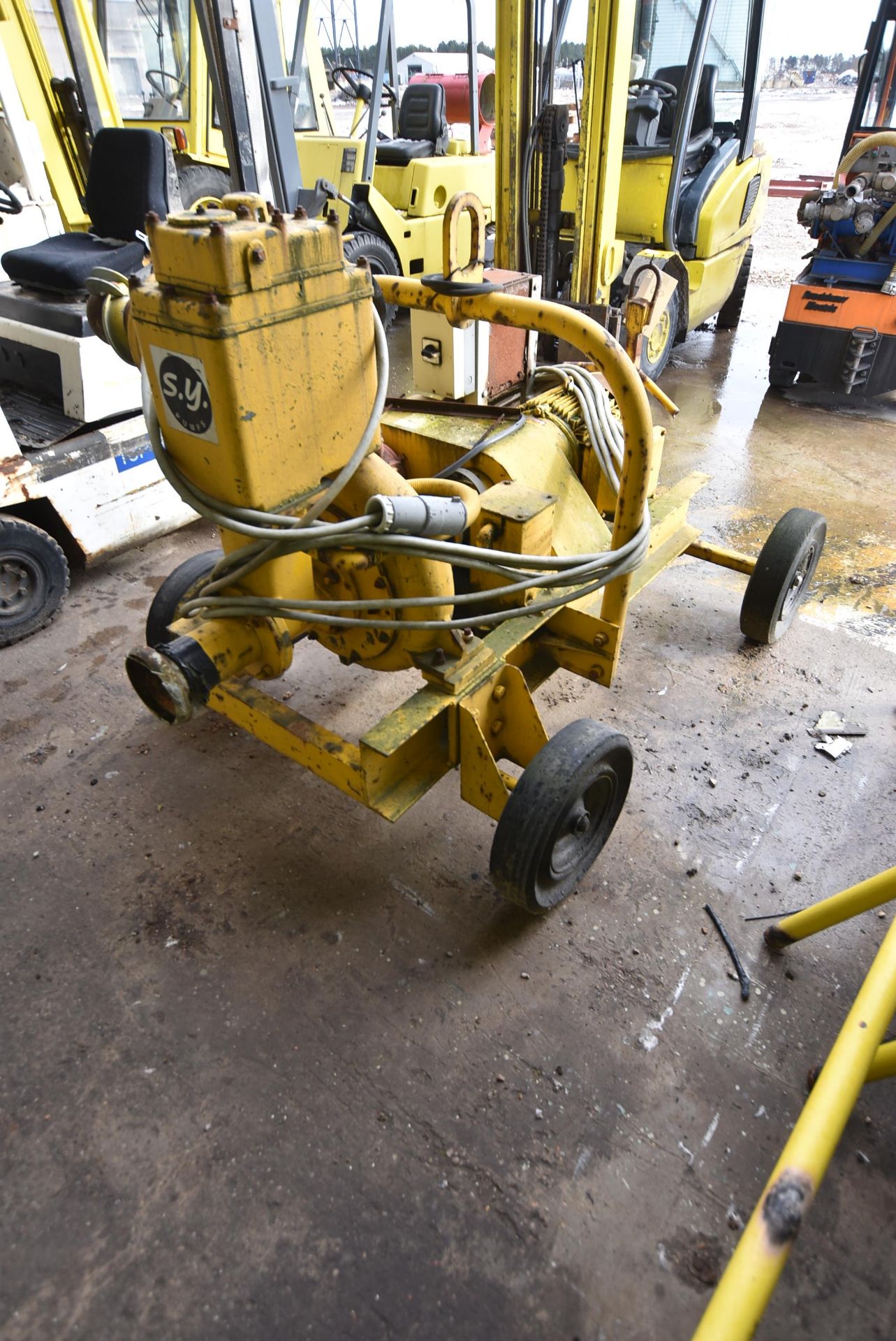 Sykes Twin Axle Drawbar Trailer Mounted Centrifugal Pump, serial no. 8/825600/A, approx. 6in. dia. - Image 4 of 7