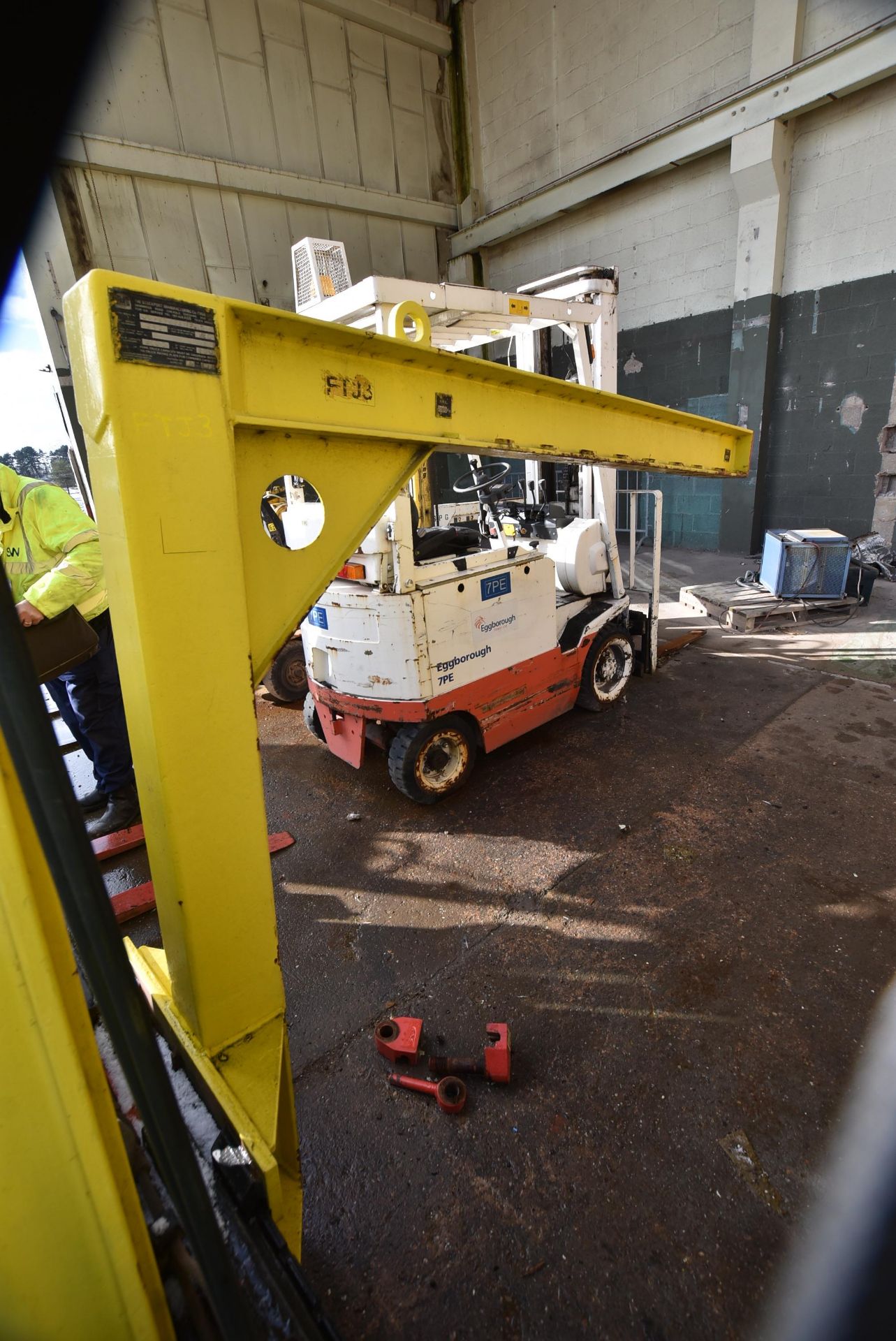 Manitou MCE 25H 2500kg cap. DIESEL ENGINE ROUGH TERRAIN FORK LIFT TRUCK, serial no. 93943, series - Image 8 of 11