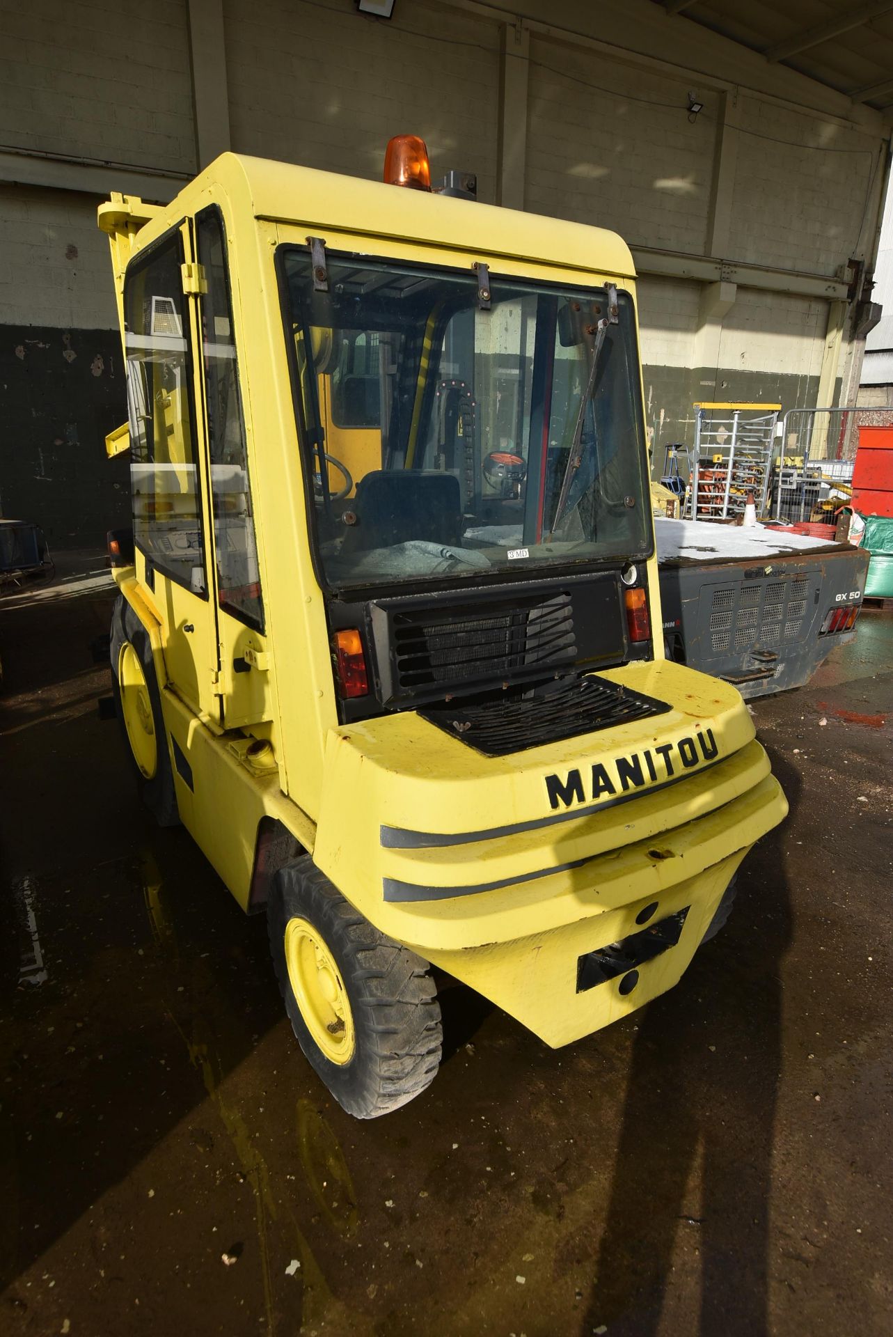 Manitou MCE 25H 2500kg cap. DIESEL ENGINE ROUGH TERRAIN FORK LIFT TRUCK, serial no. 93943, series - Image 5 of 11