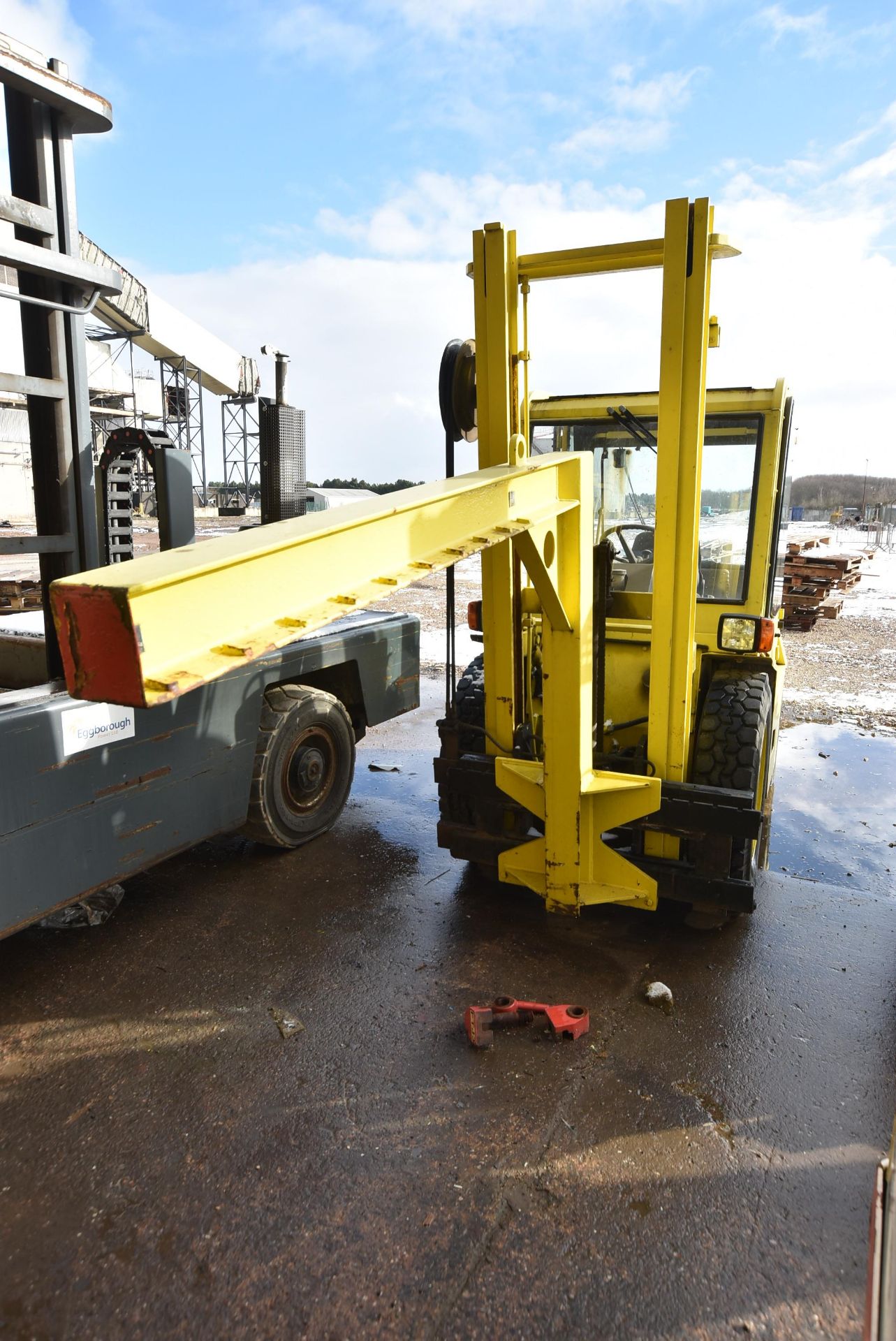 Manitou MCE 25H 2500kg cap. DIESEL ENGINE ROUGH TERRAIN FORK LIFT TRUCK, serial no. 93943, series - Image 2 of 11