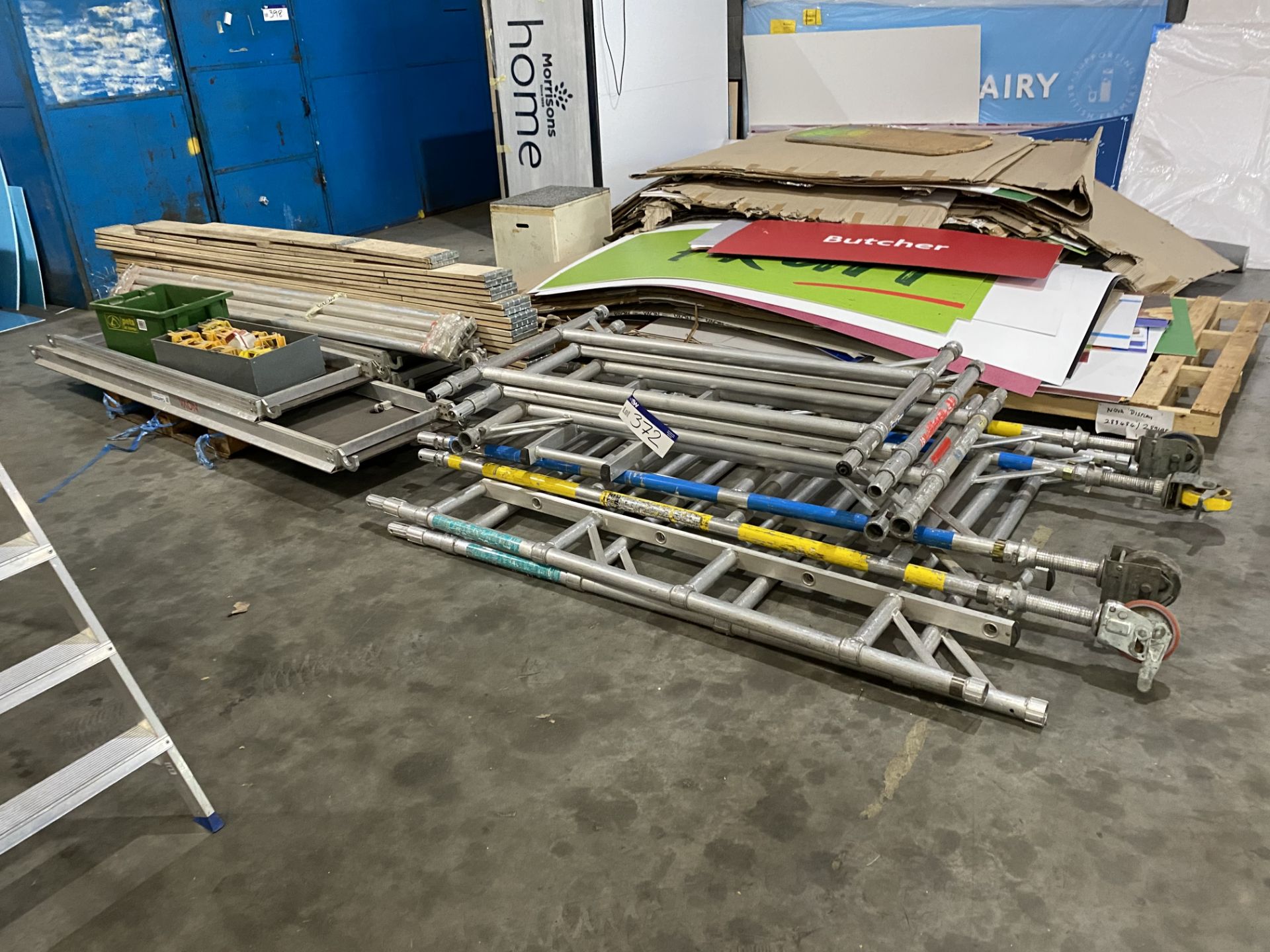 Mobile Alloy Scaffold Tower c/w 4 Walk Boards